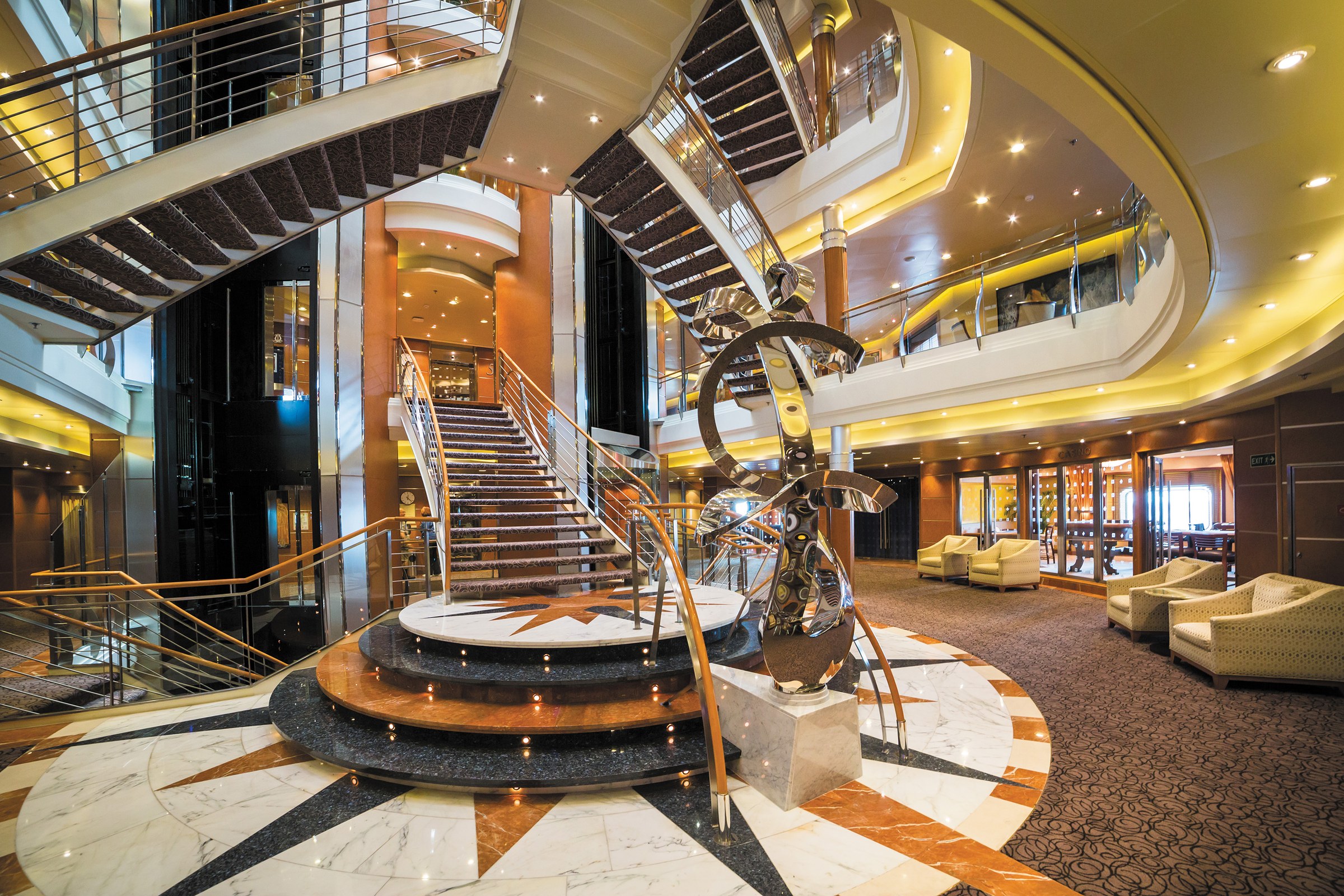 Seven Seas Voyager – Atrium