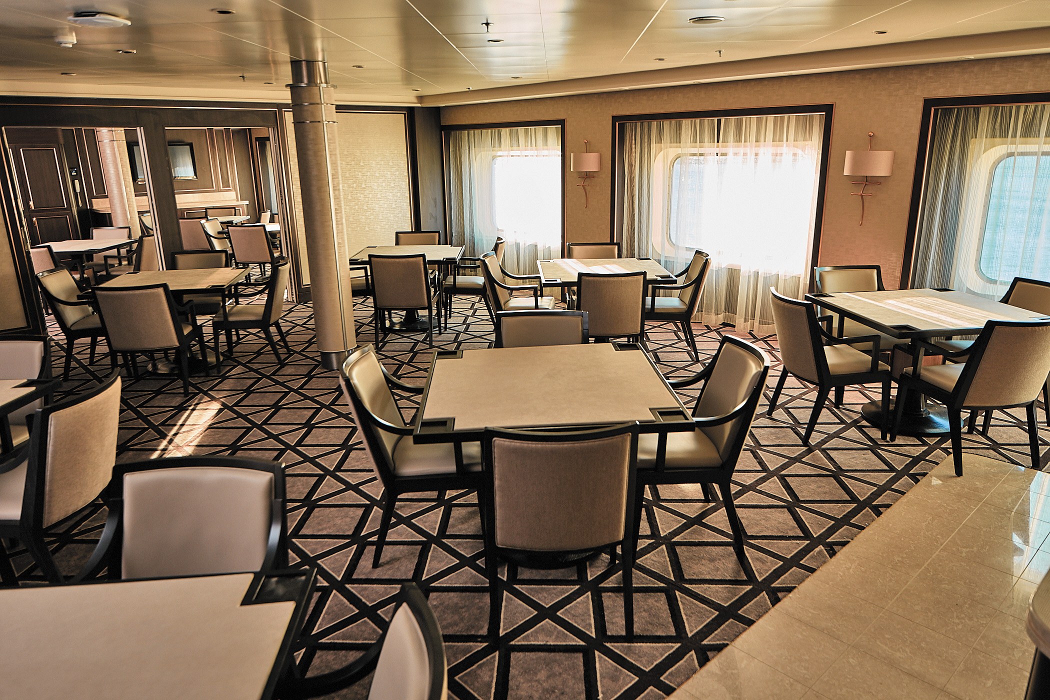 Seven Seas Voyager – Card Room