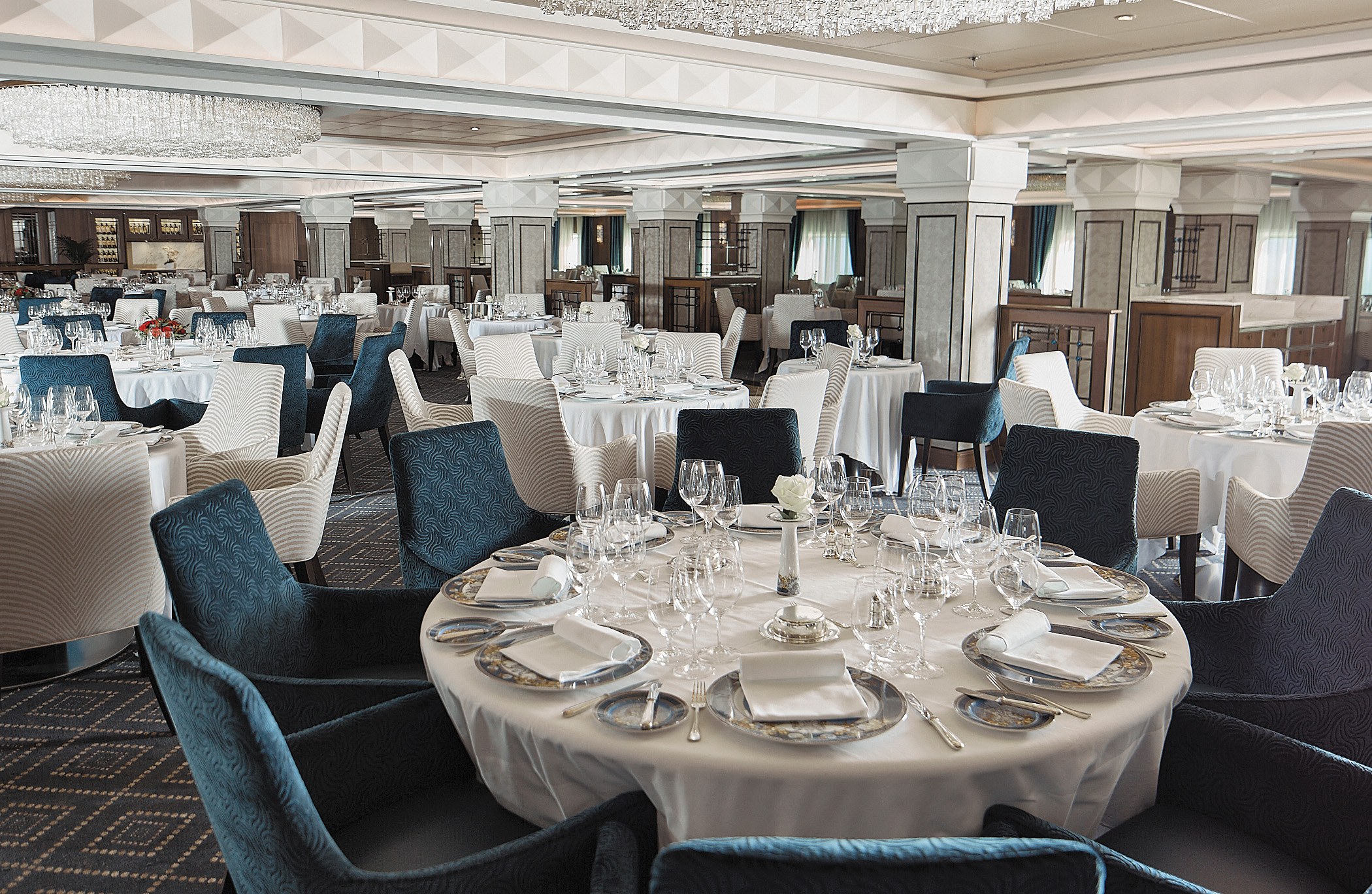 Seven Seas Voyager – Compass Rose