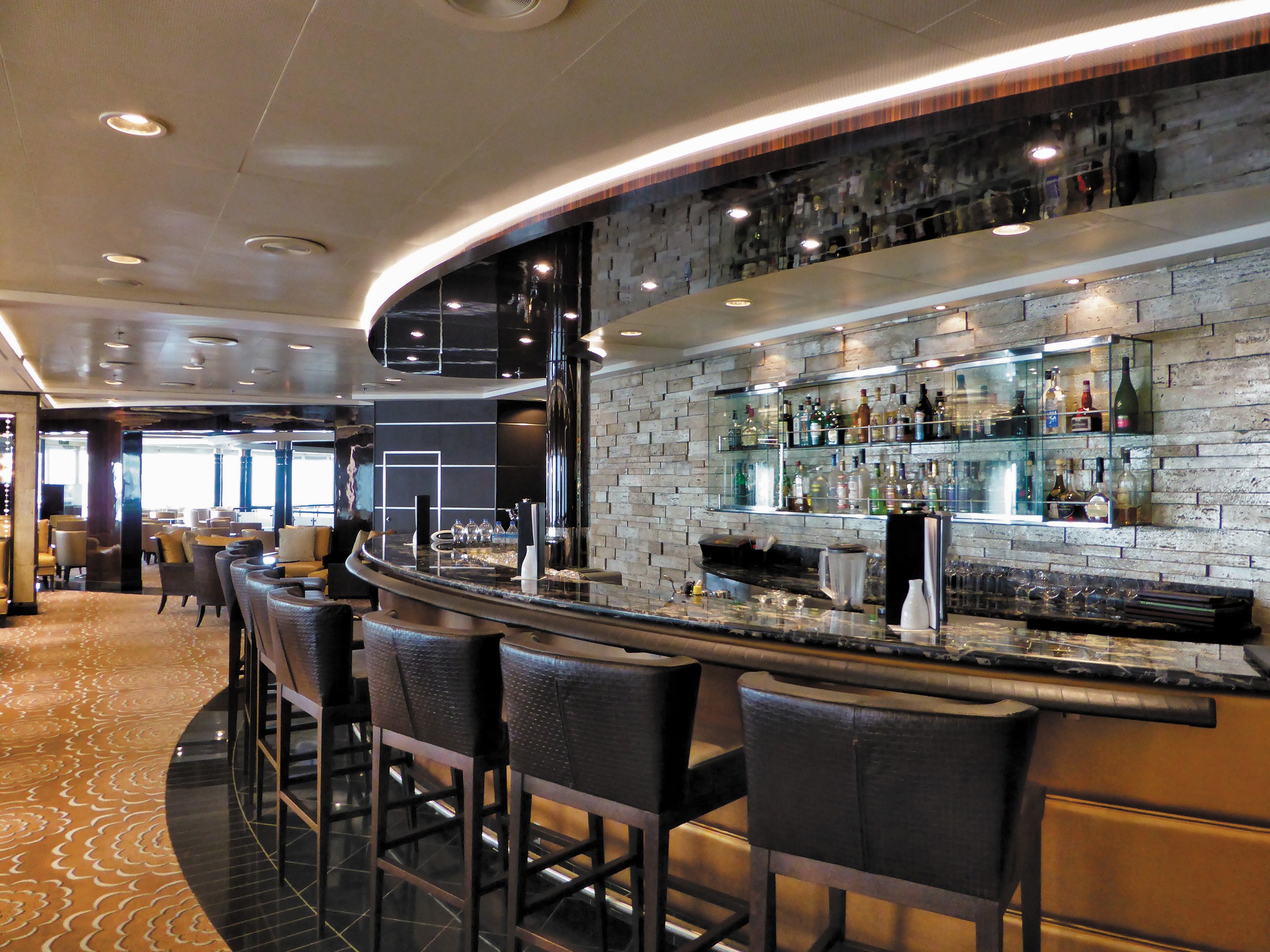 Seven Seas Voyager – Horizon Lounge