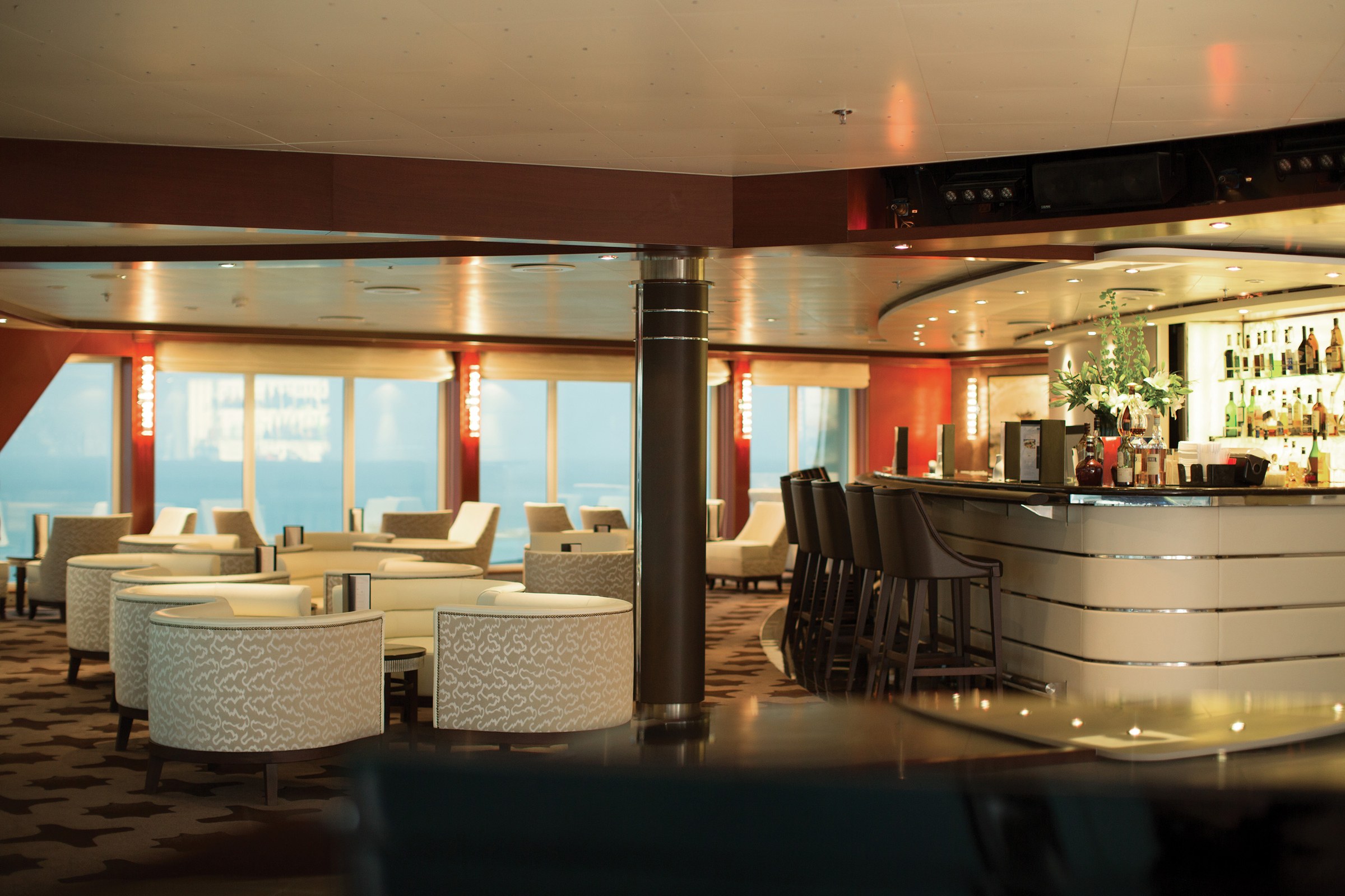 Seven Seas Voyager – Observation Lounge