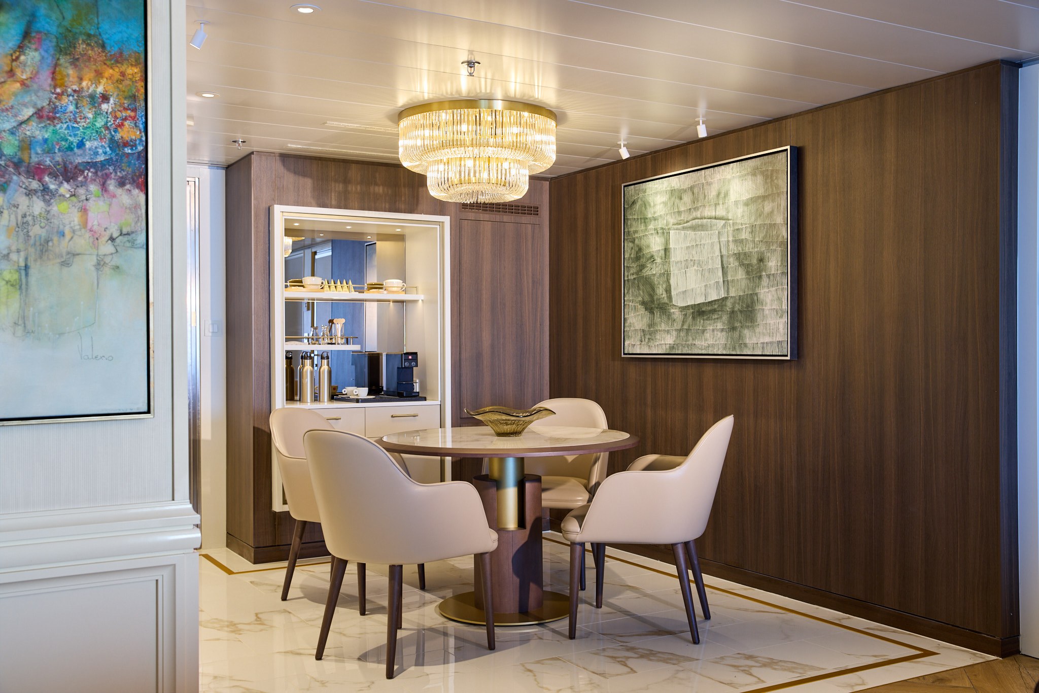 Seven Seas Voyager – Signature Suite