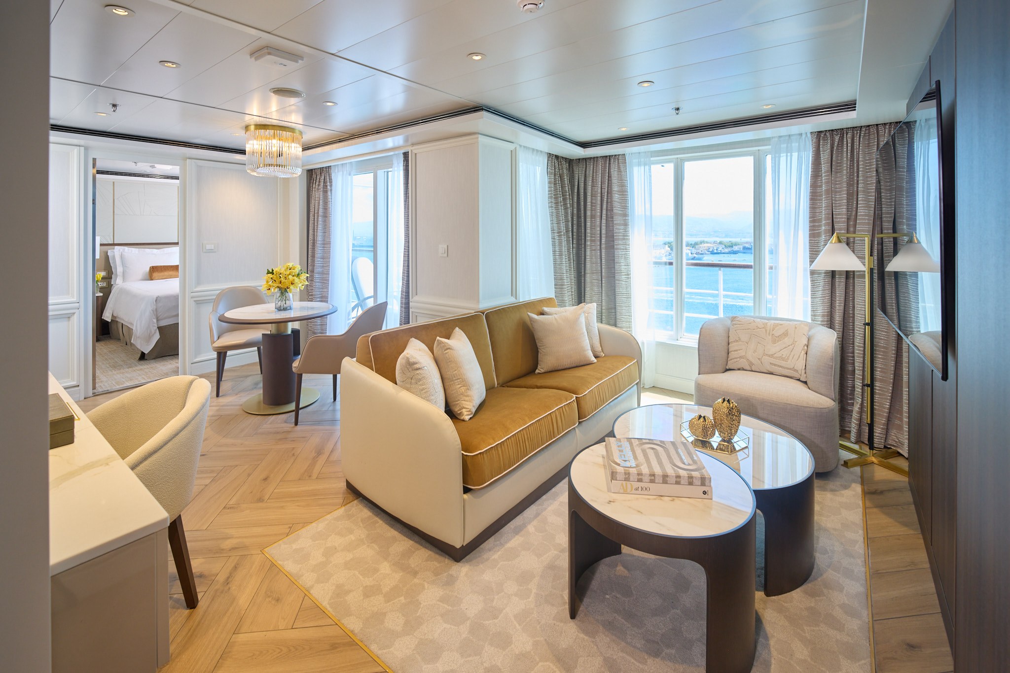 Seven Seas Voyager – Voyager Suite
