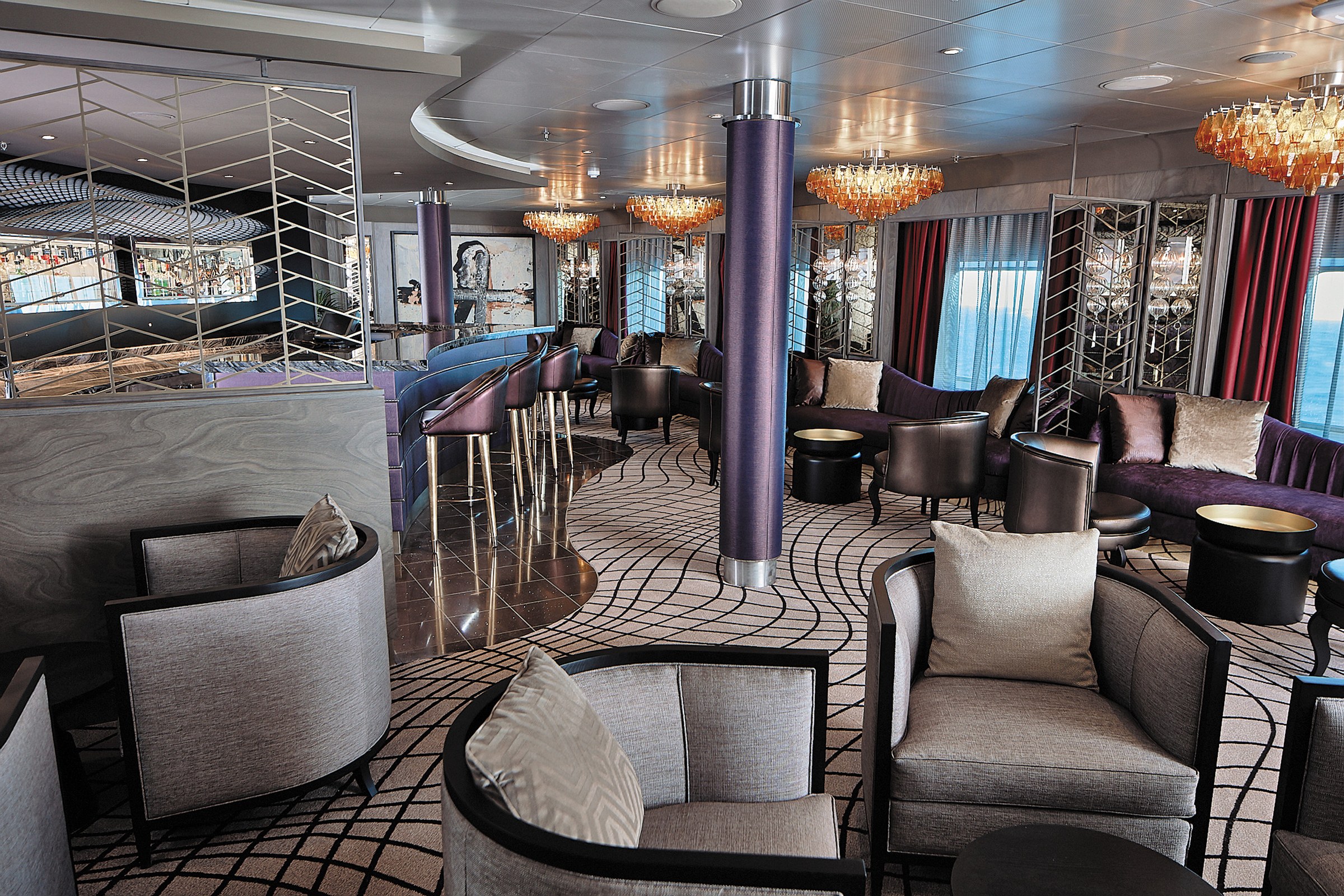 Seven Seas Voyager – Voyager Lounge