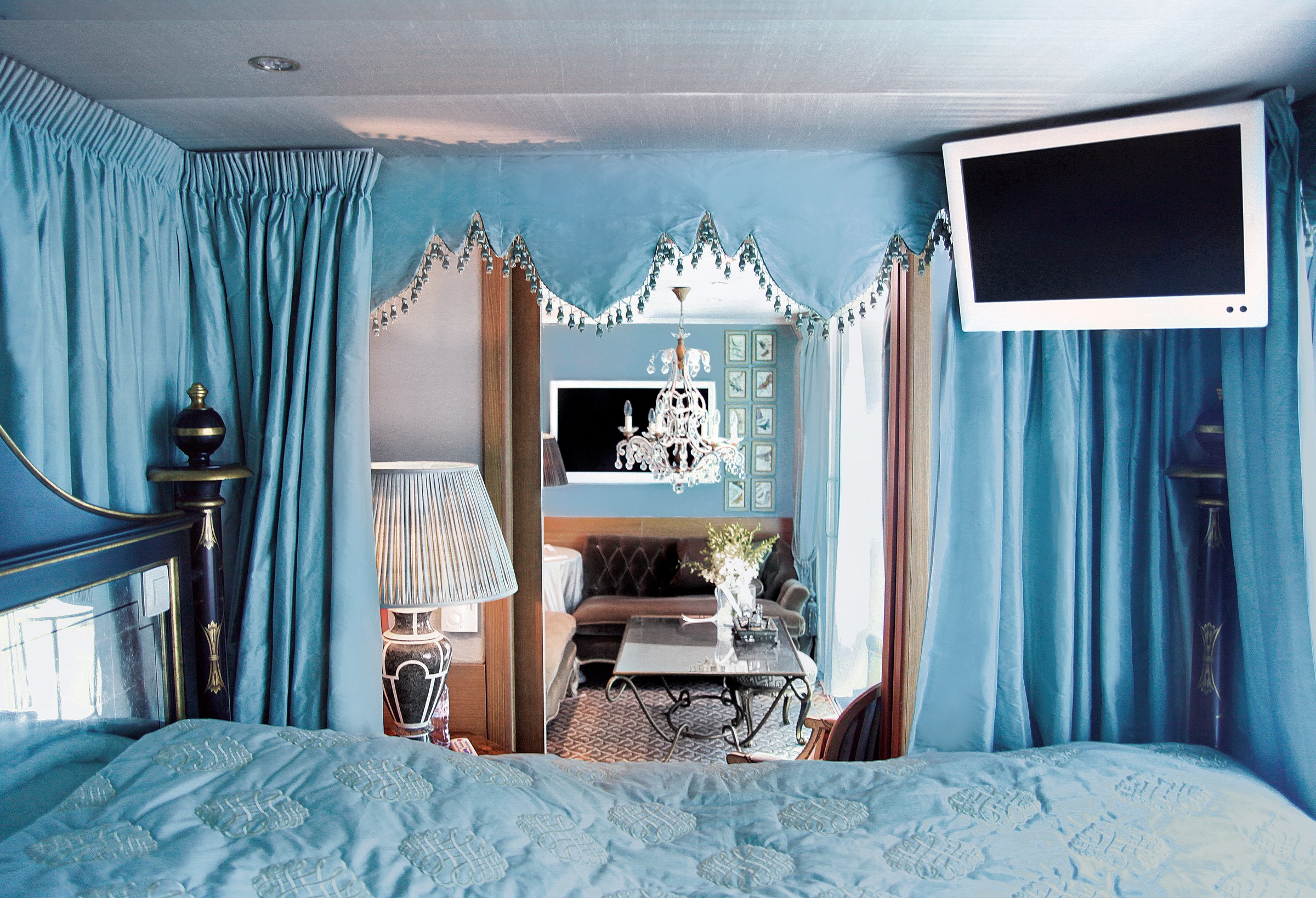 S.S. Antoinette – Grand Suite bedroom