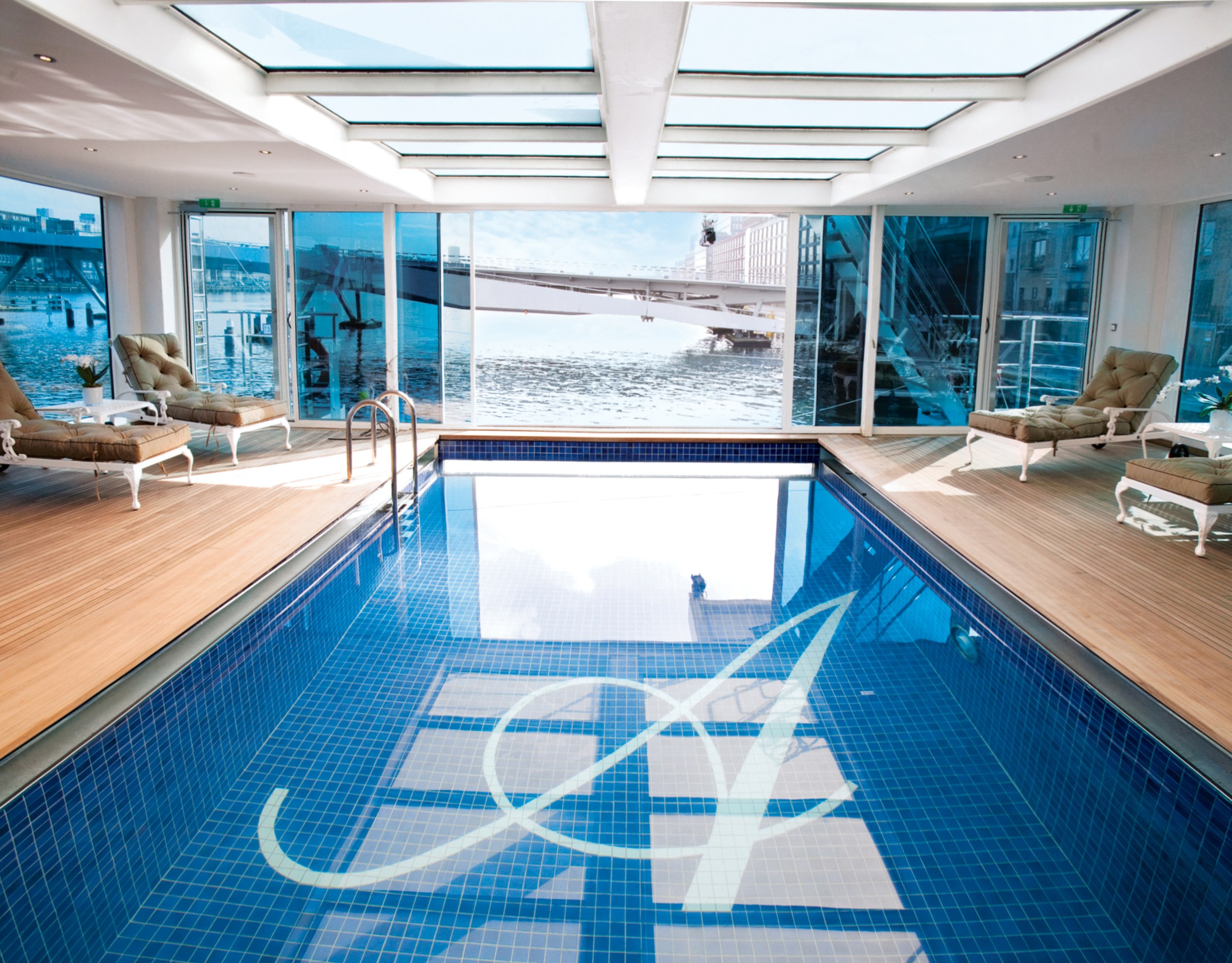 S.S. Antoinette – indoor pool