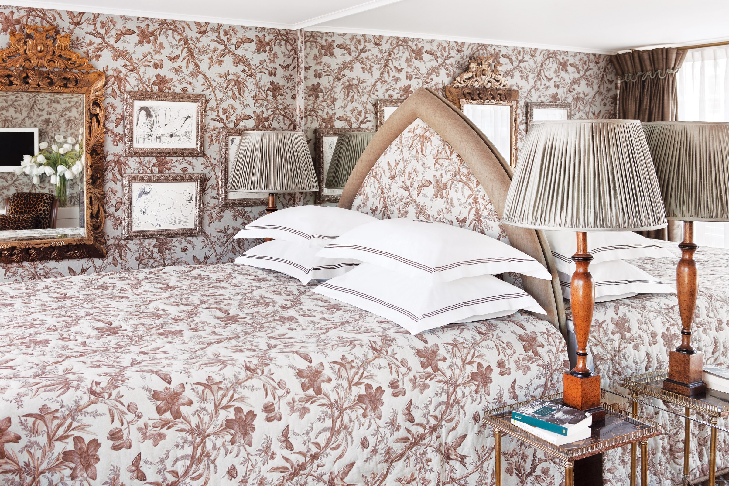 S.S. Antoinette – Suite bedroom