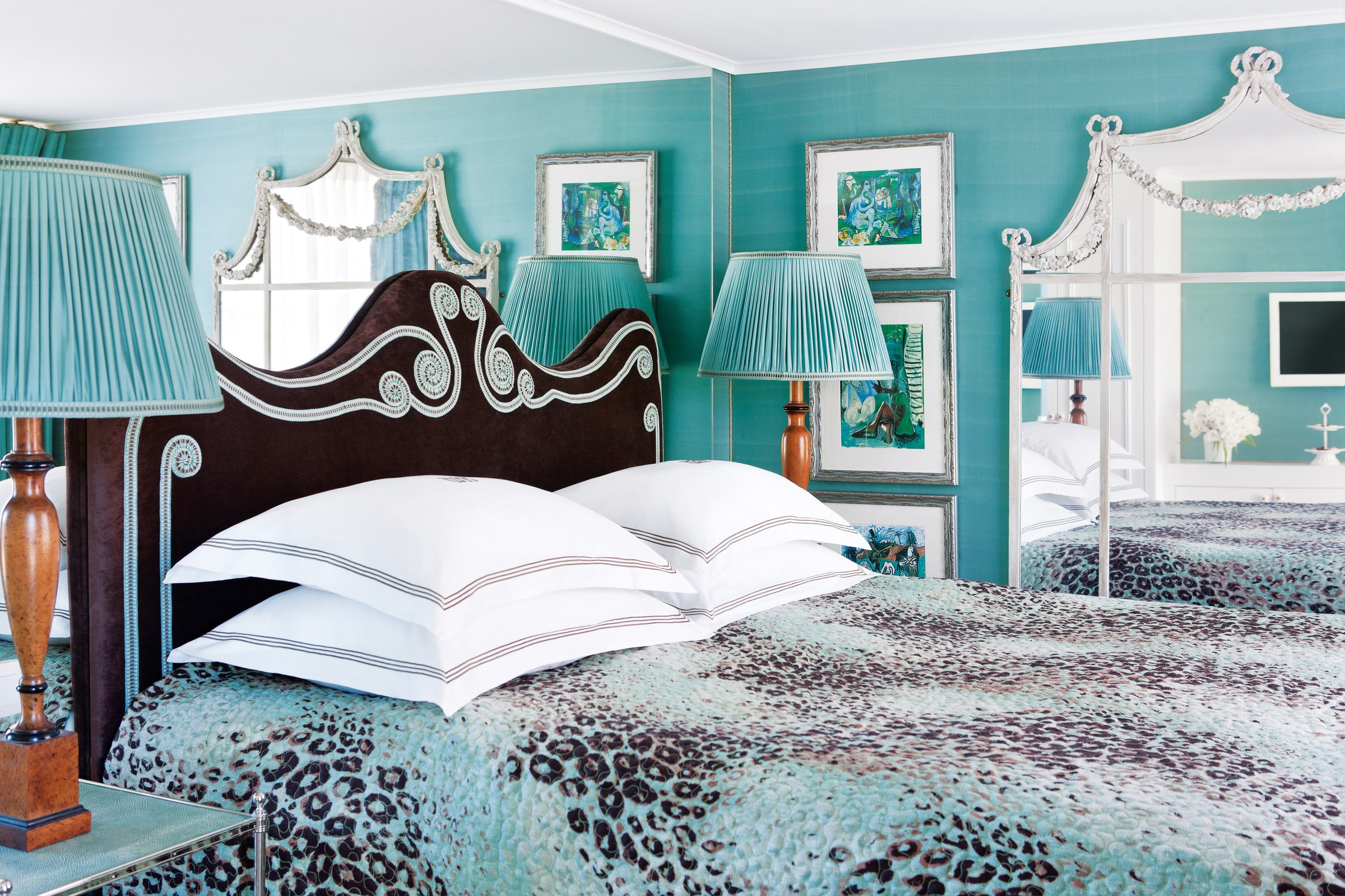 S.S. Antoinette – Suite bedroom