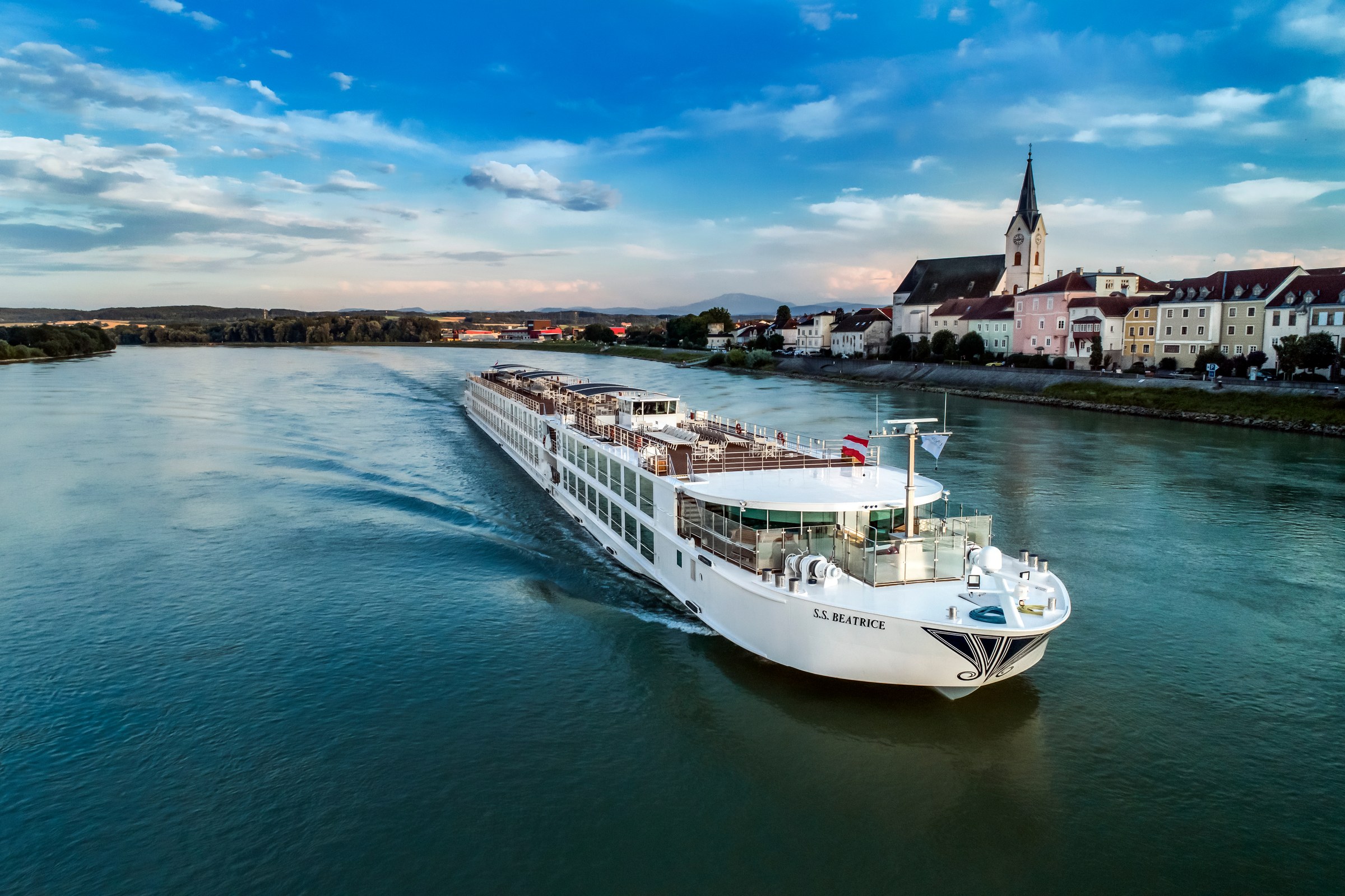 S.S. Beatrice – sailing the Danube