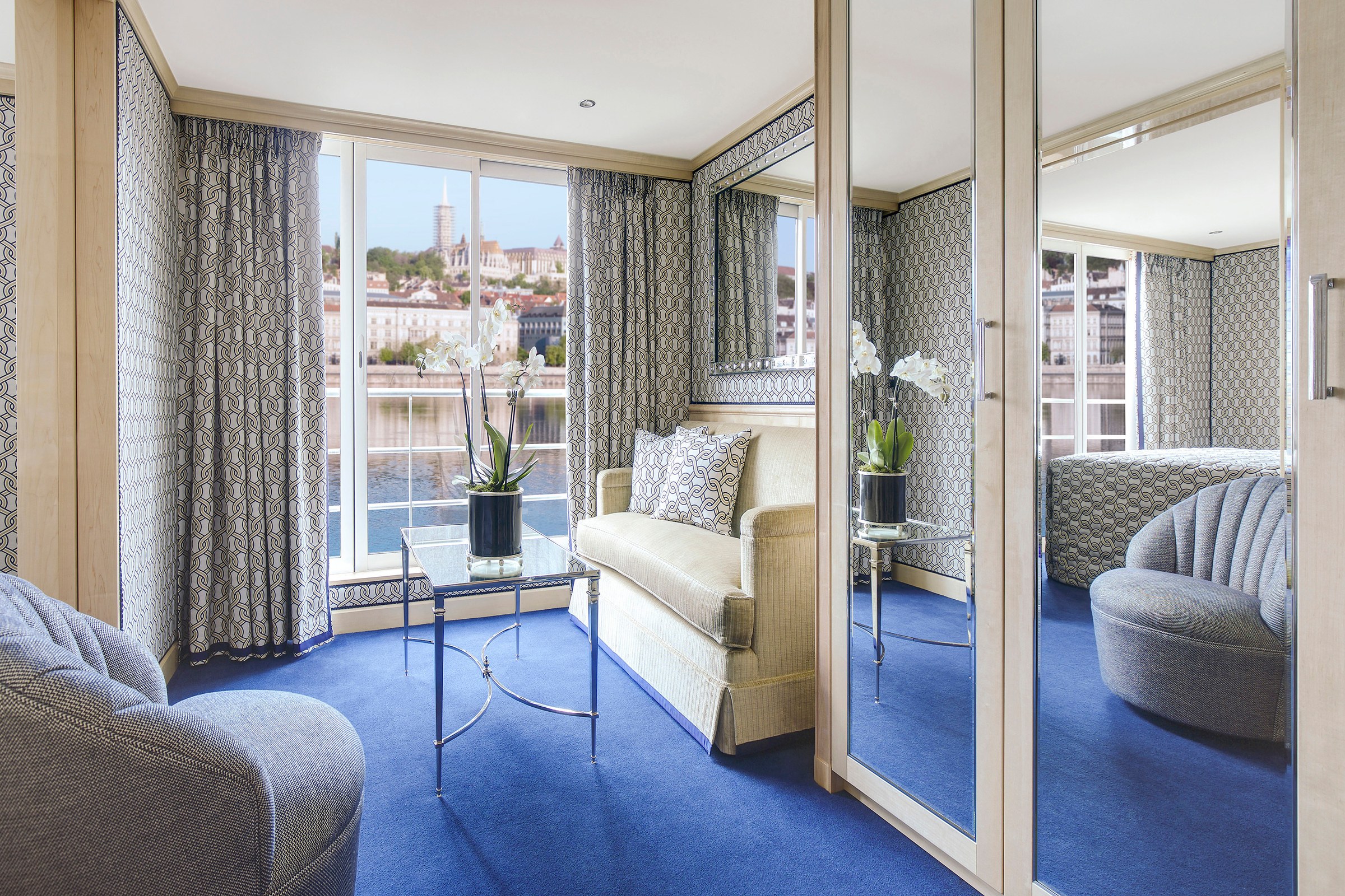 S.S. Beatrice – Grand Suite living room