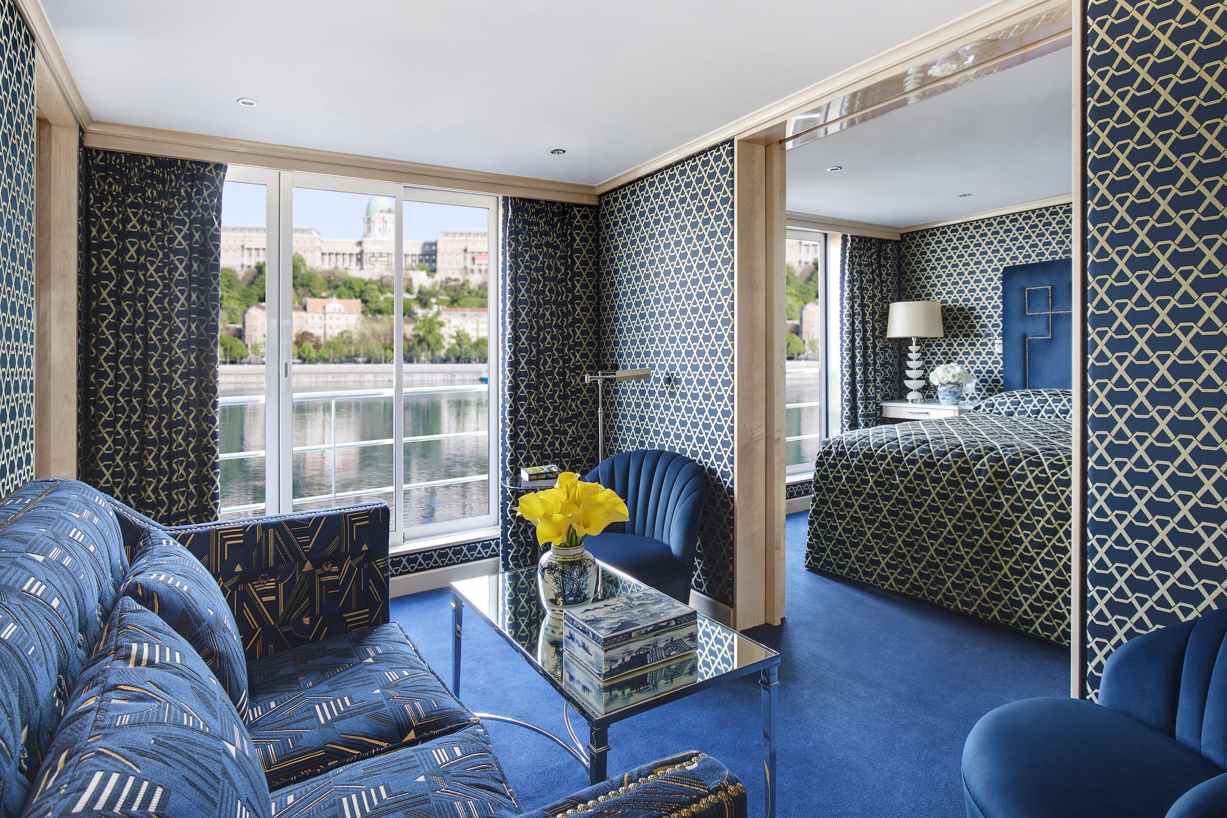 S.S. Beatrice – Royal Suite living room