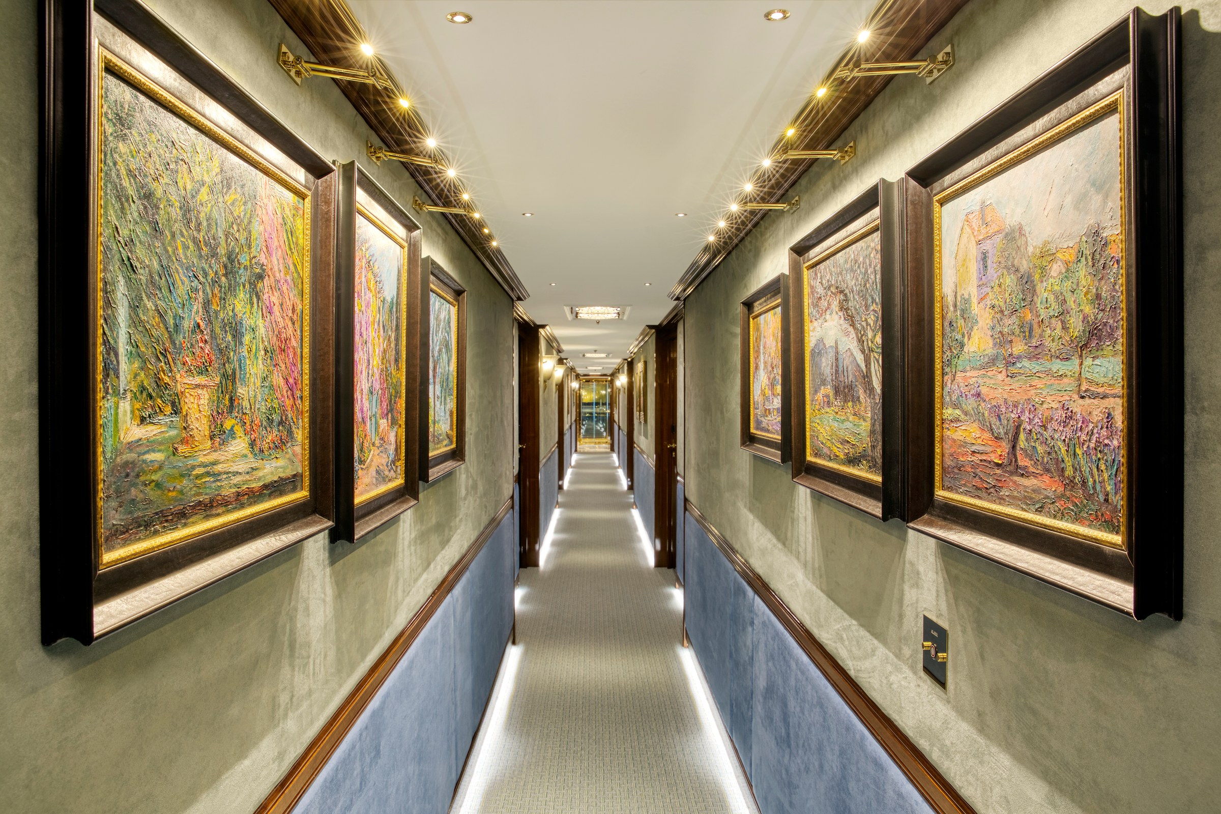 S.S. Bon Voyage – Corridor