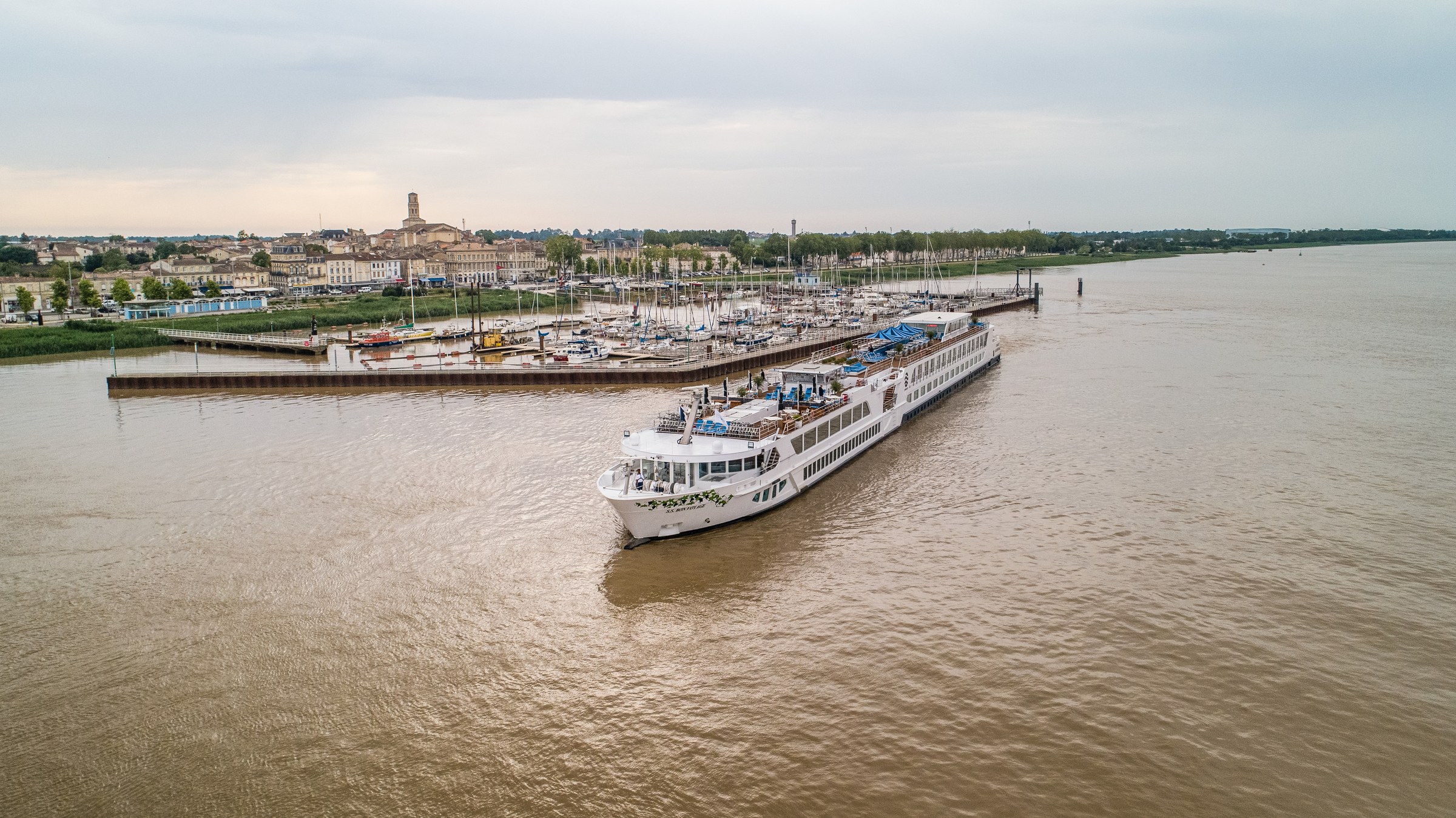 S.S. Bon Voyage – at Bourg-sur-Gironde