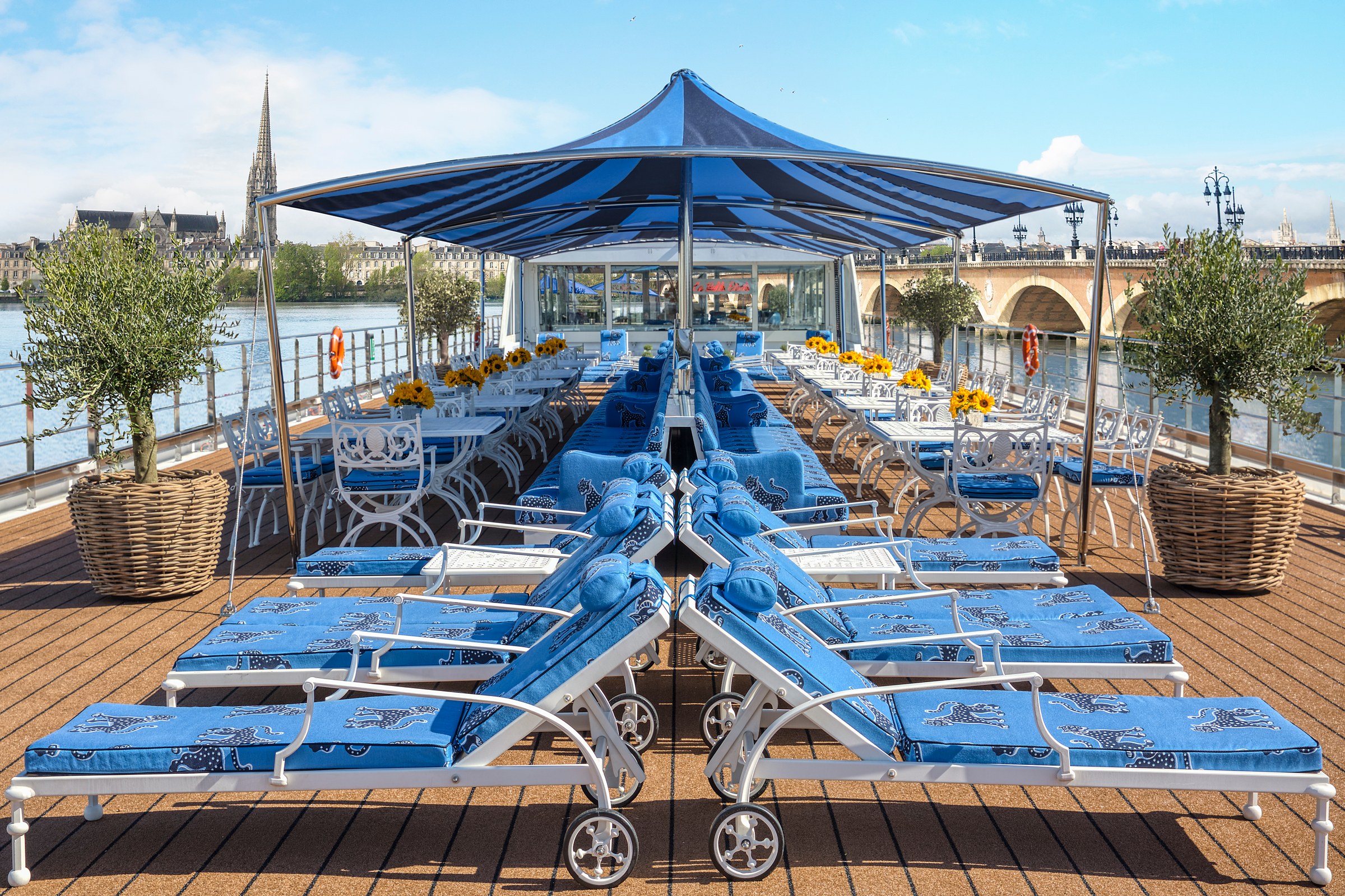 S.S. Bon Voyage – Soleil Deck loungers