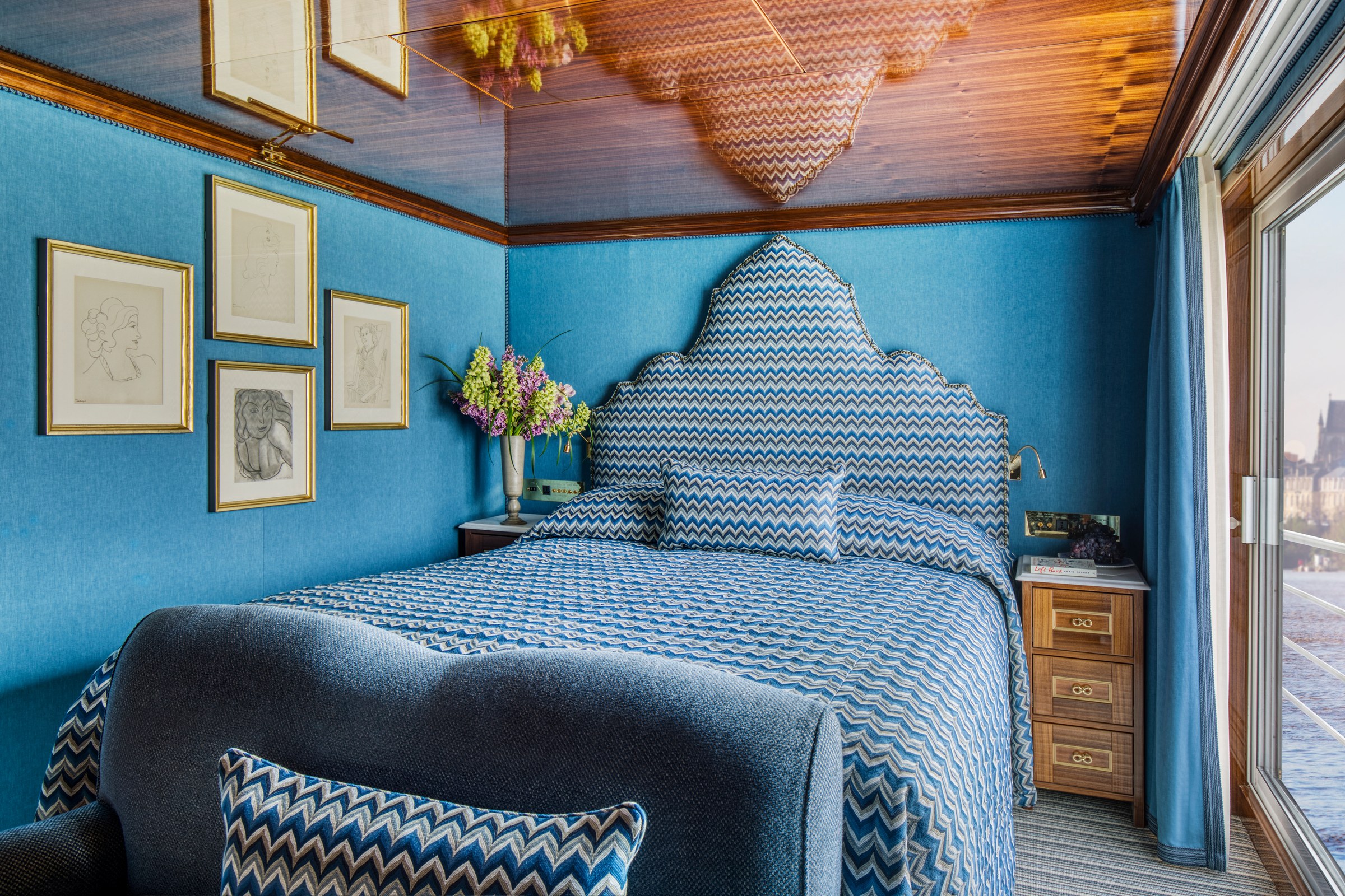 S.S. Bon Voyage – Suite bedroom