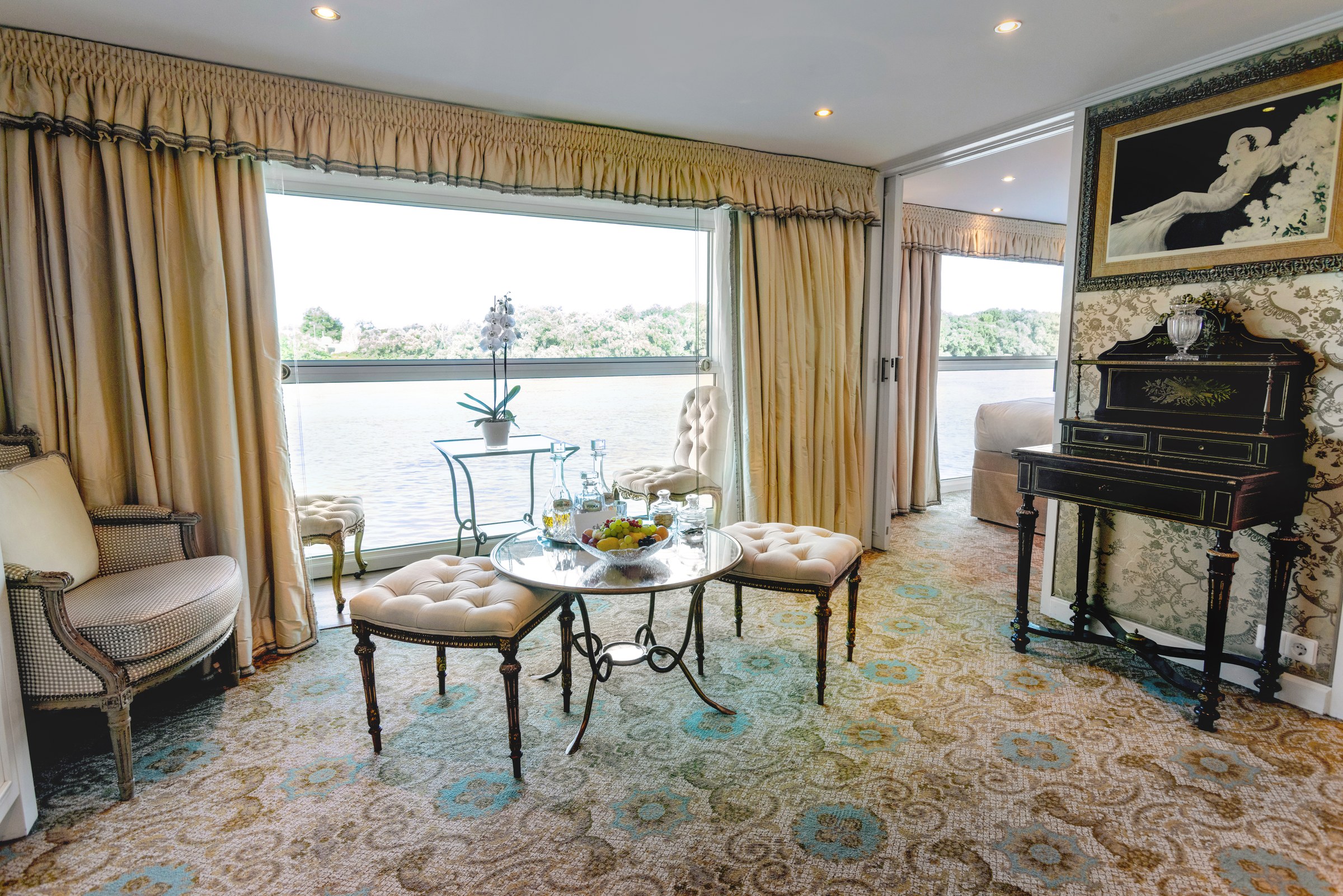 S.S. Catherine – Grand Suite living room