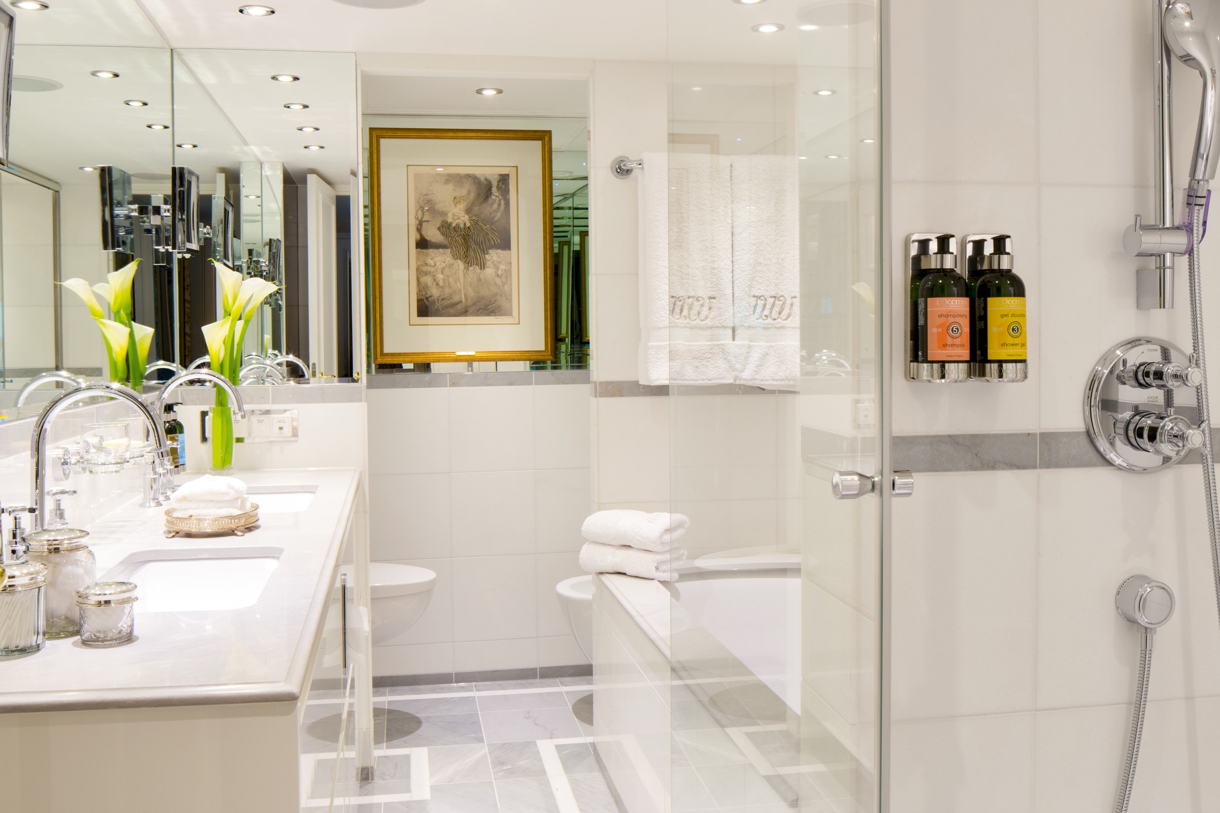 S.S. Catherine – Grand Suite bathroom