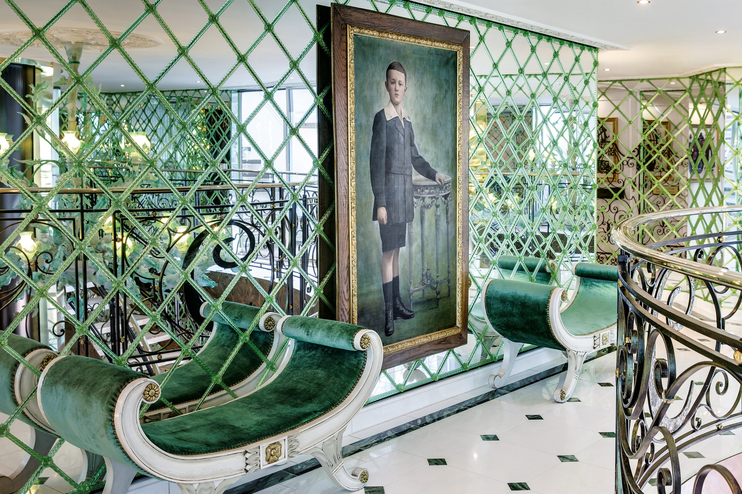 S.S. Catherine – Lobby
