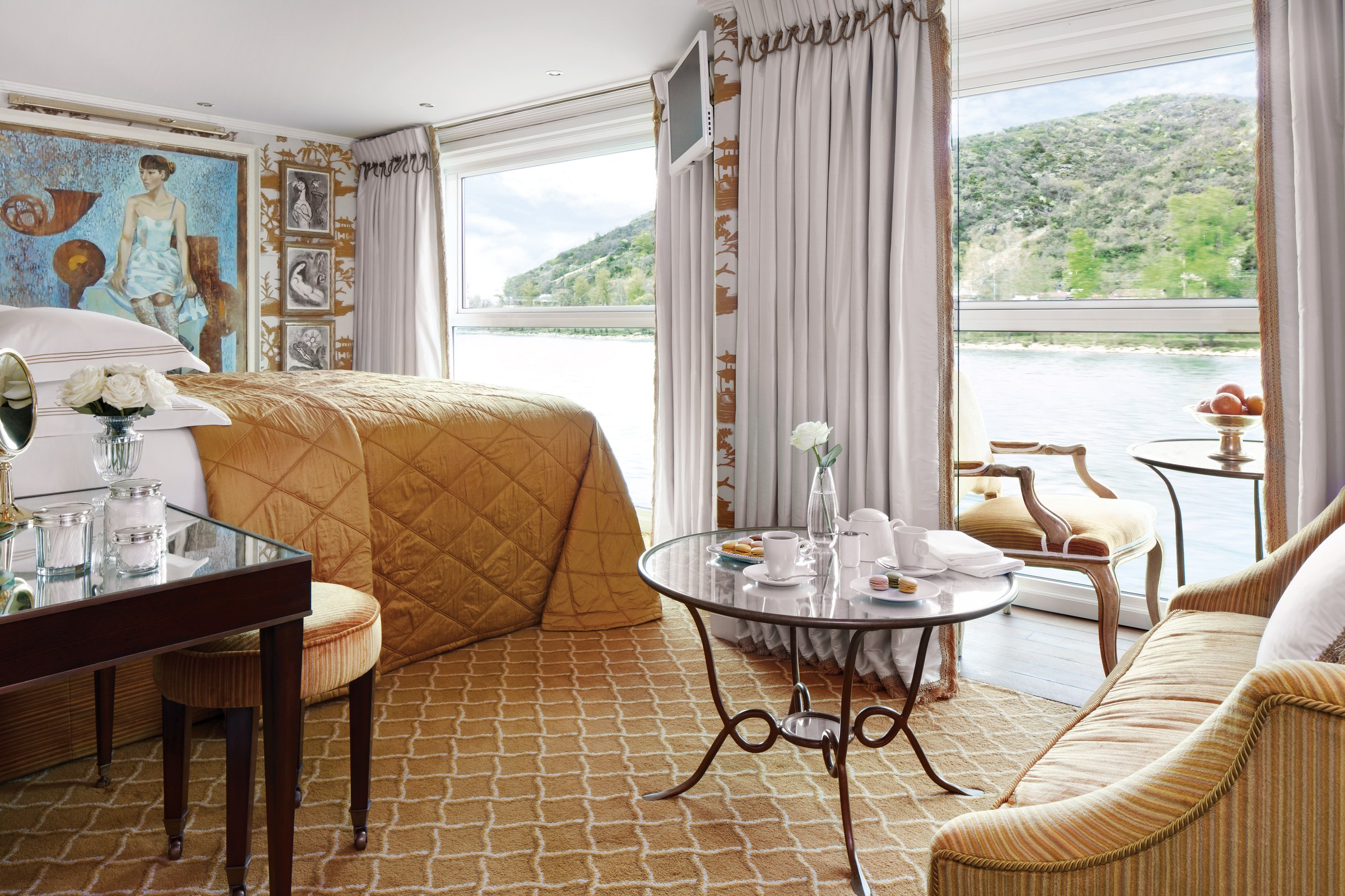 S.S. Catherine – Suite with river view