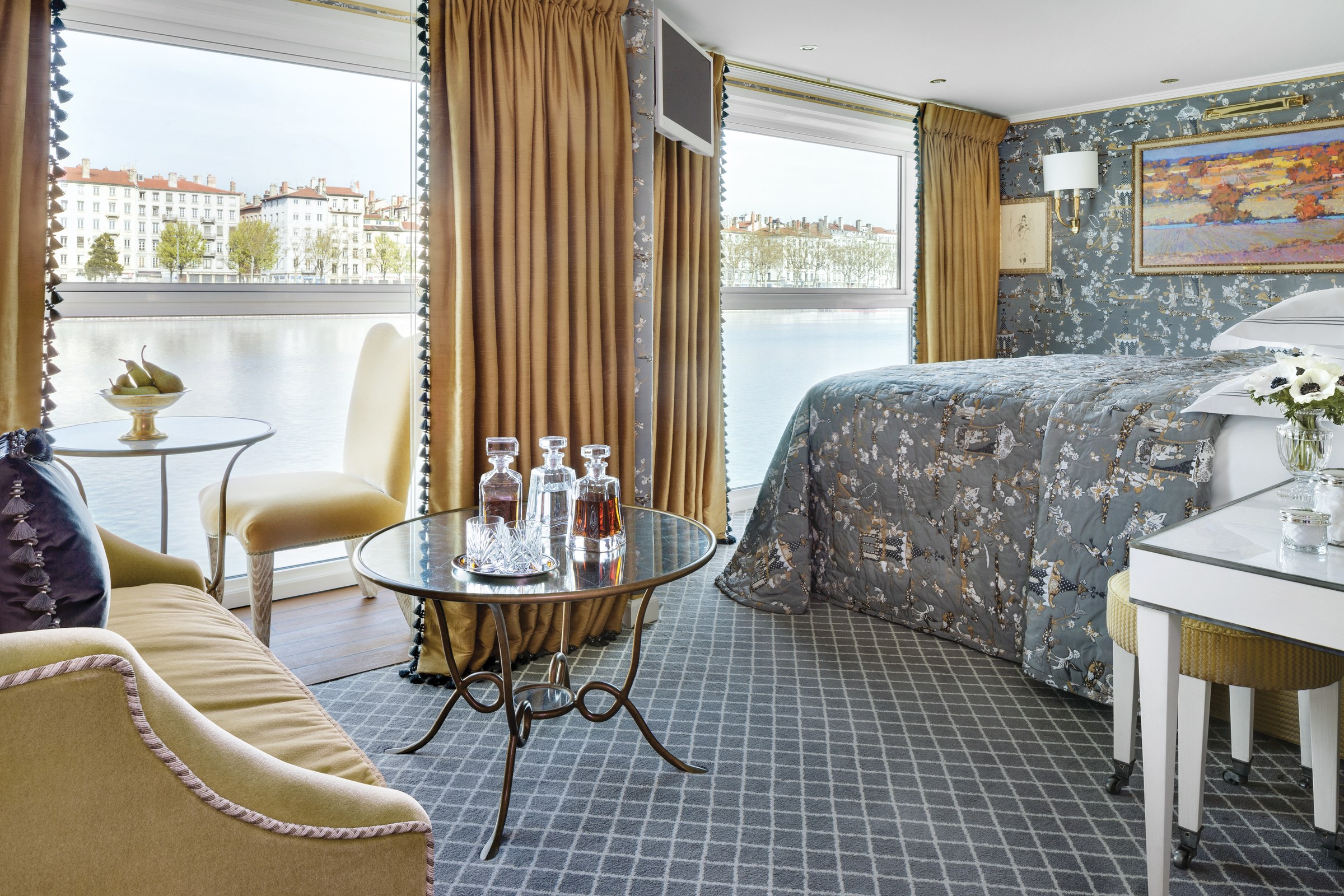 S.S. Catherine – Suite with river view