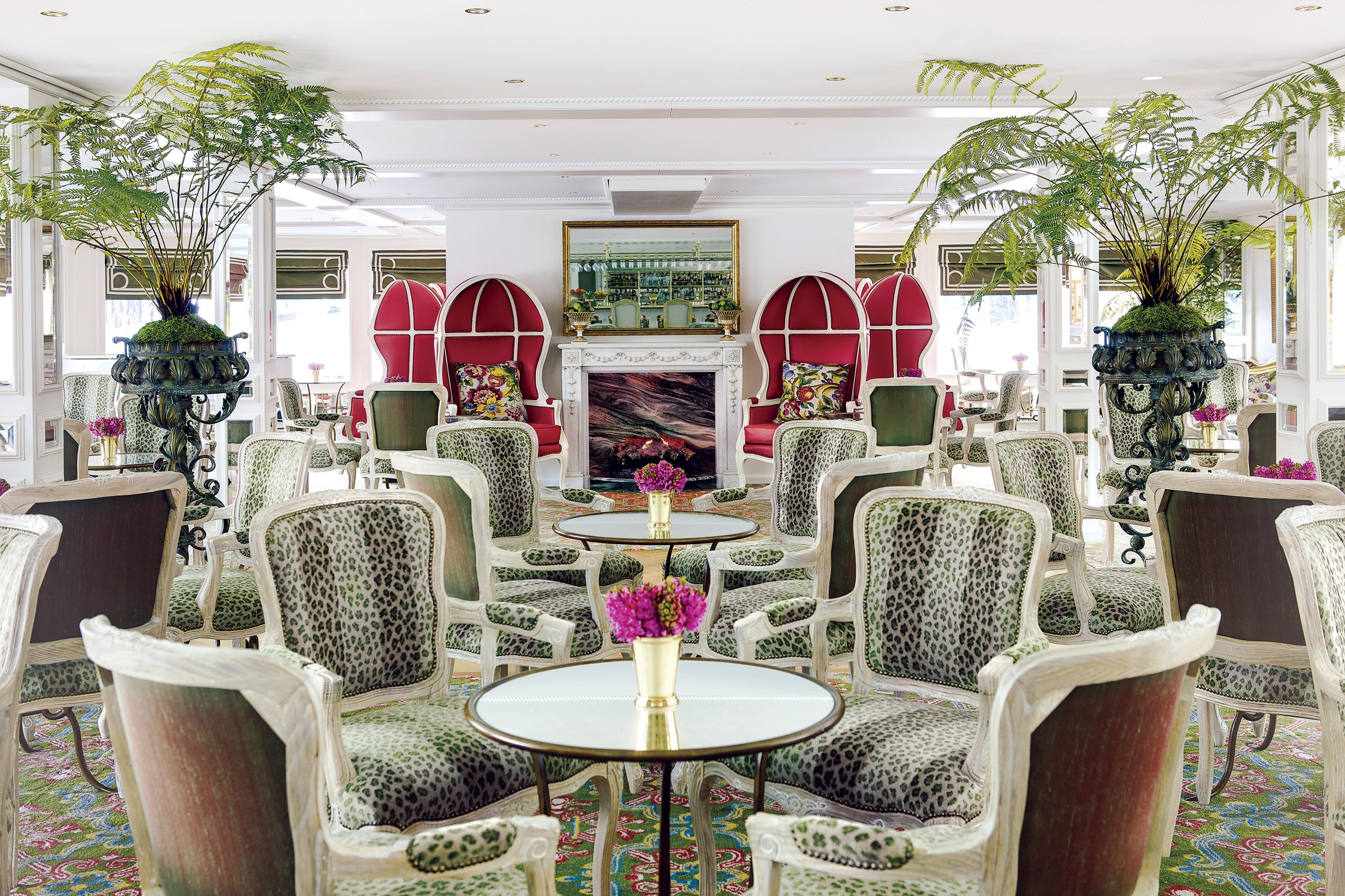 S.S. Catherine – Van Gogh Lounge