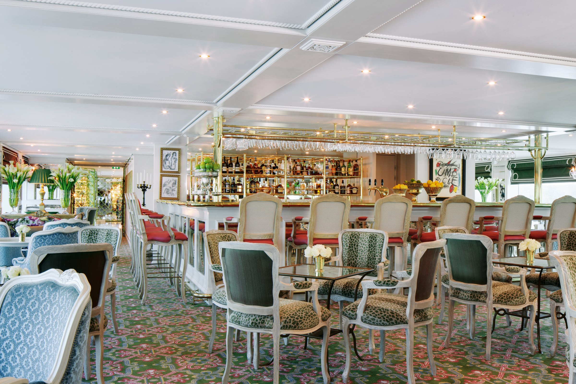 S.S. Catherine – Van Gogh Lounge bar