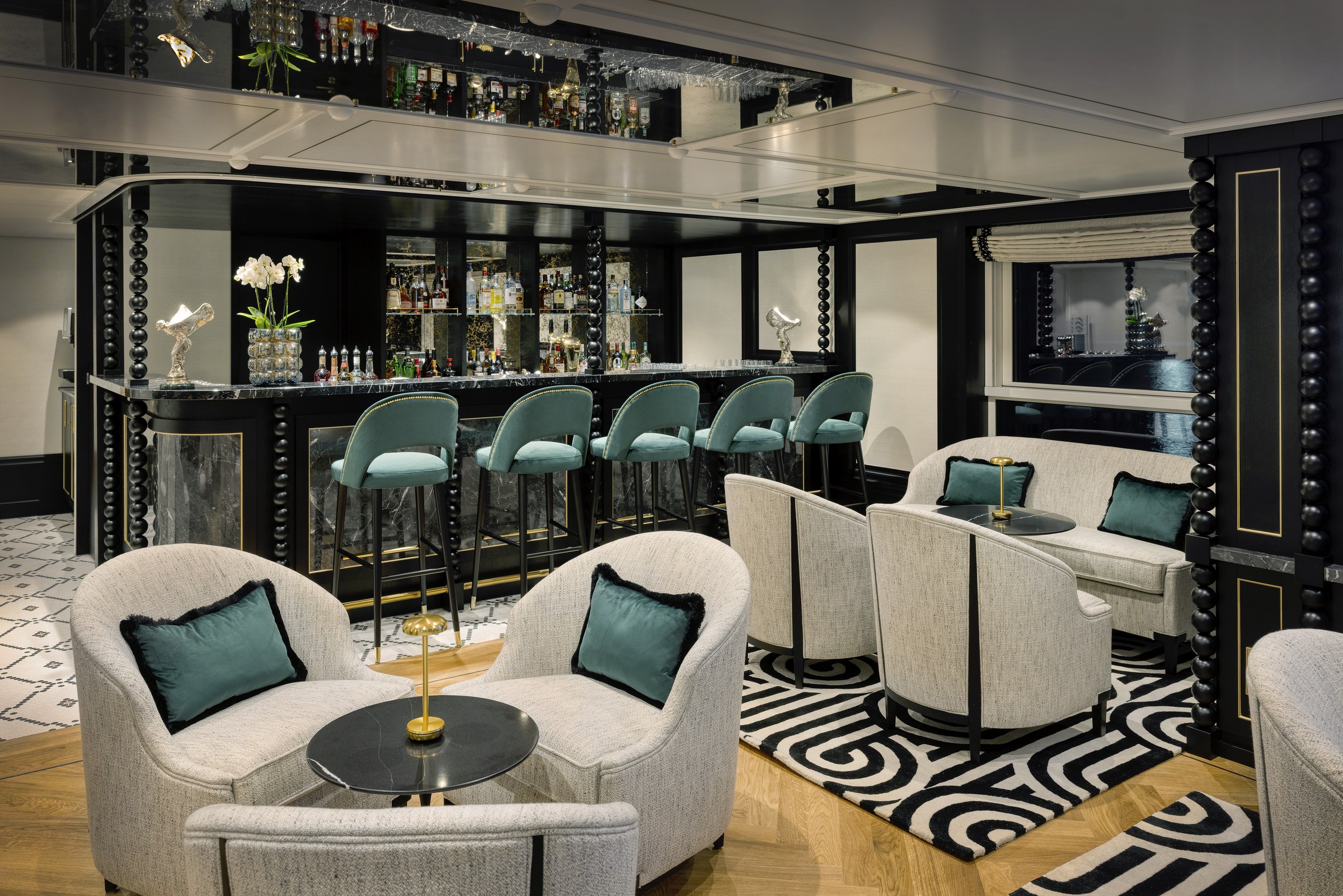 S.S. Emilie – Aft Lounge bar