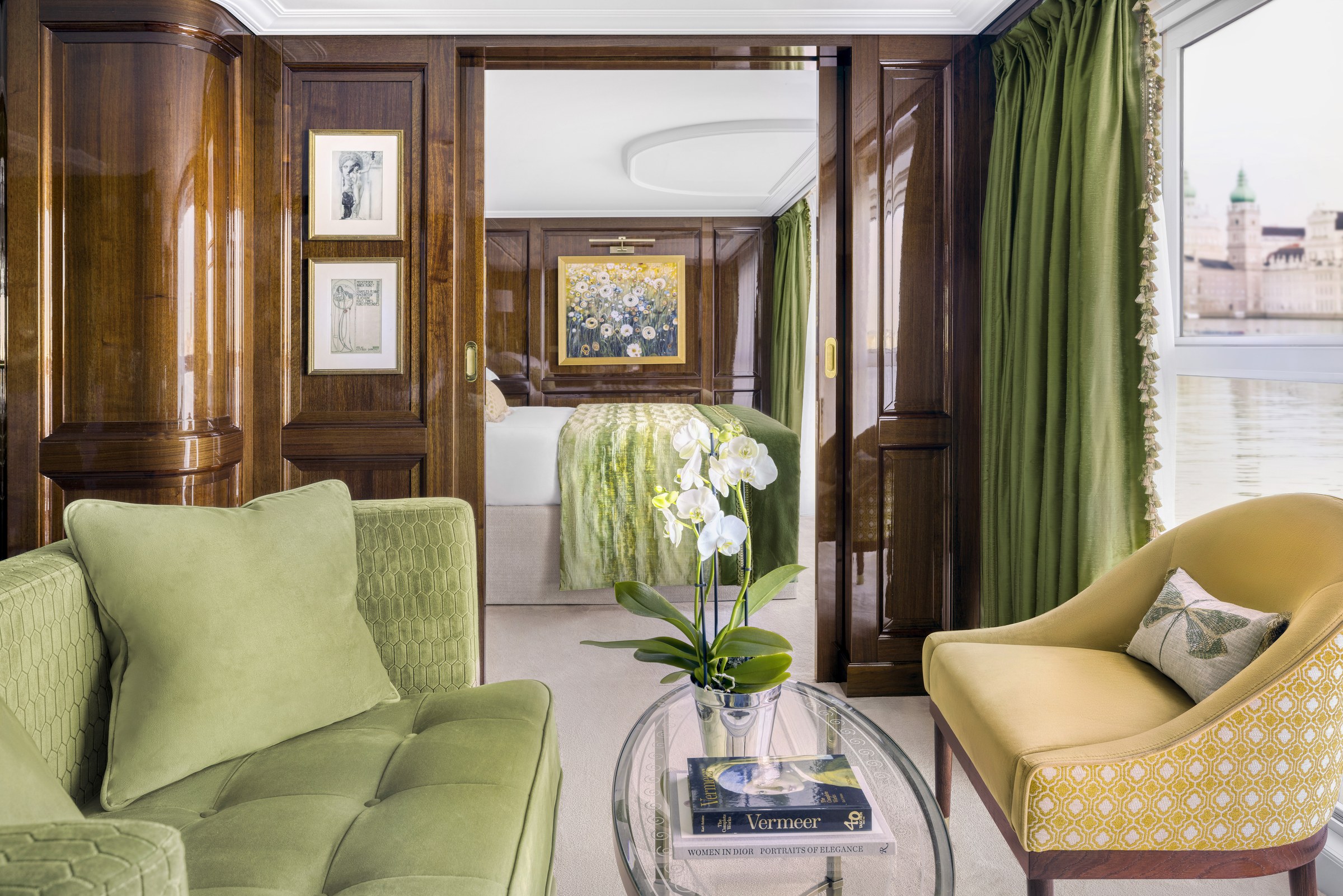S.S. Emilie – Grand Suite living room