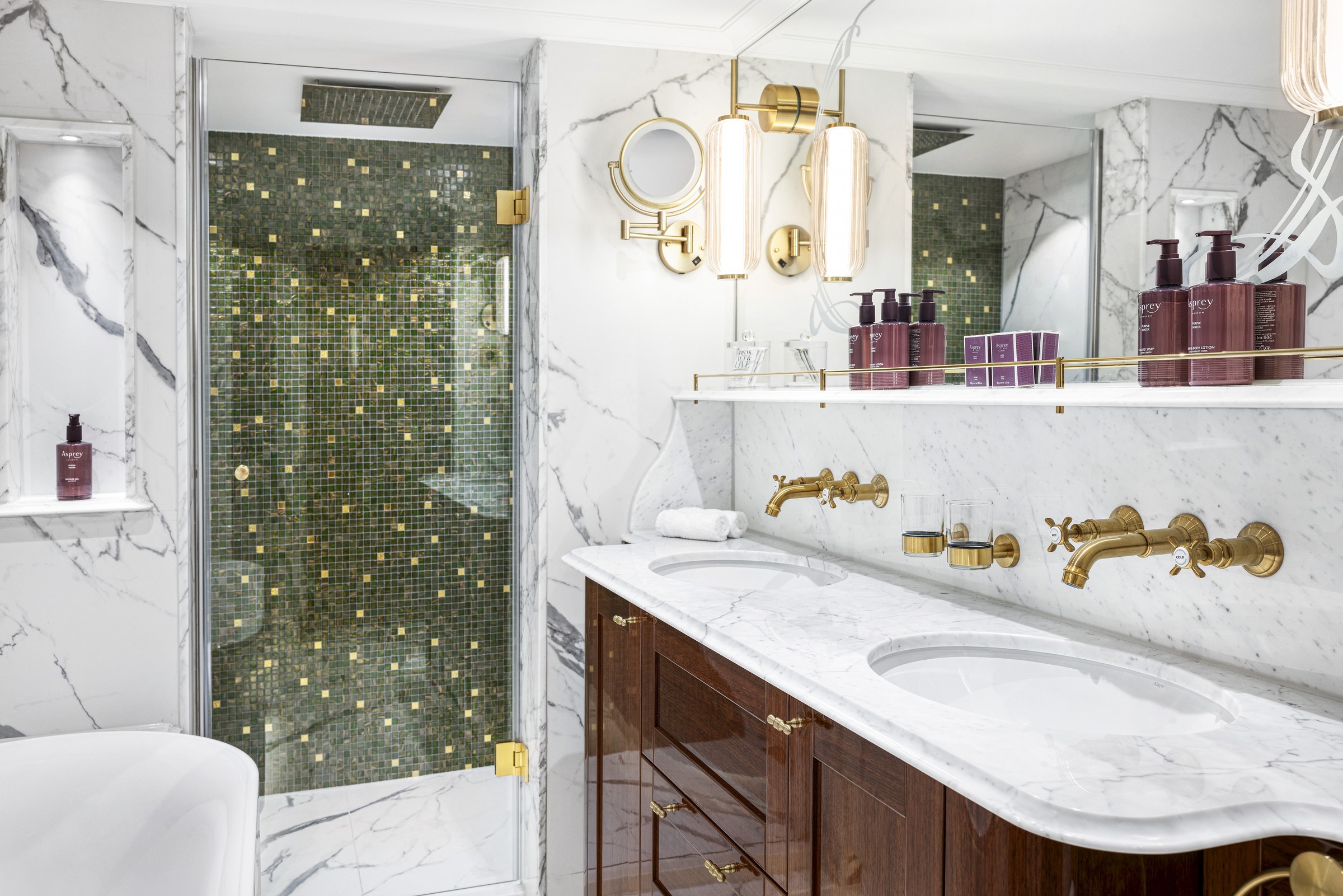 S.S. Emilie – Grand Suite bathroom