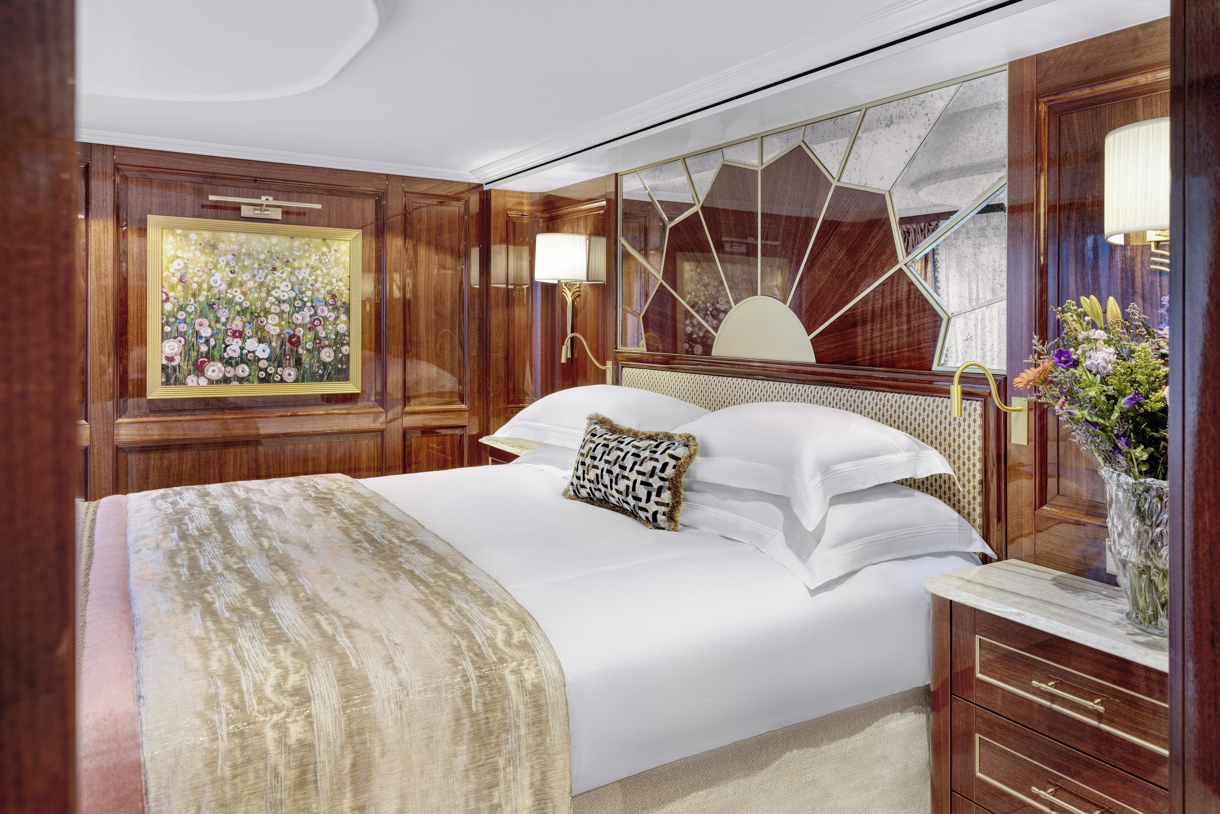 S.S. Emilie – Grand Suite bedroom