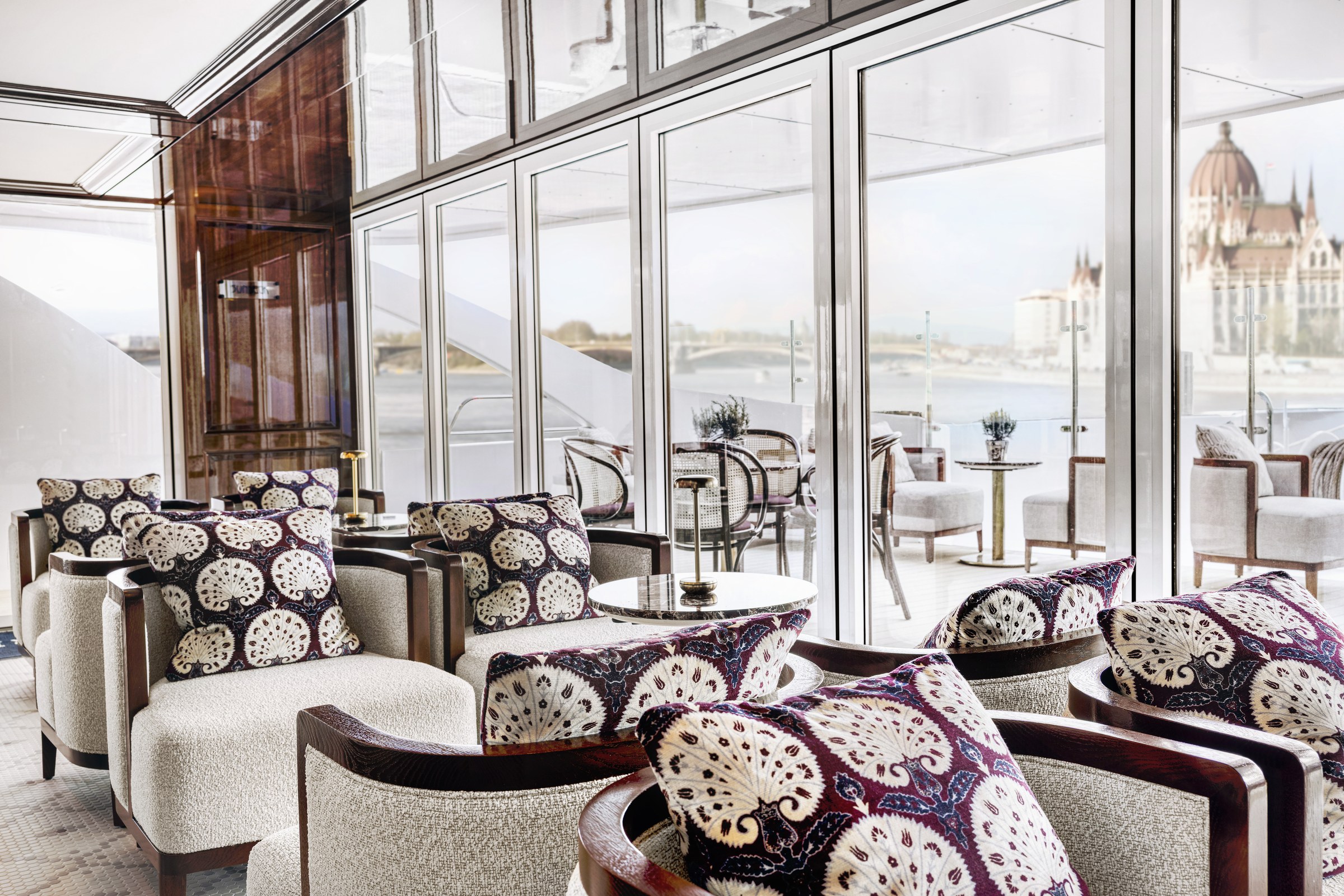 S.S. Emilie – Lounge