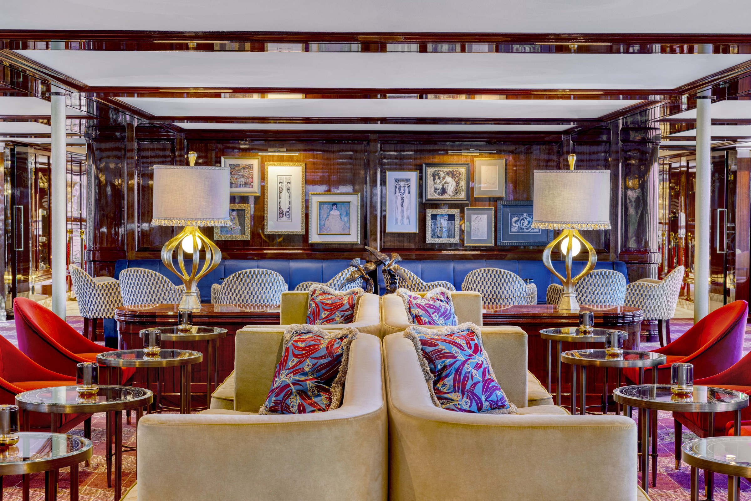 S.S. Emilie – Lounge