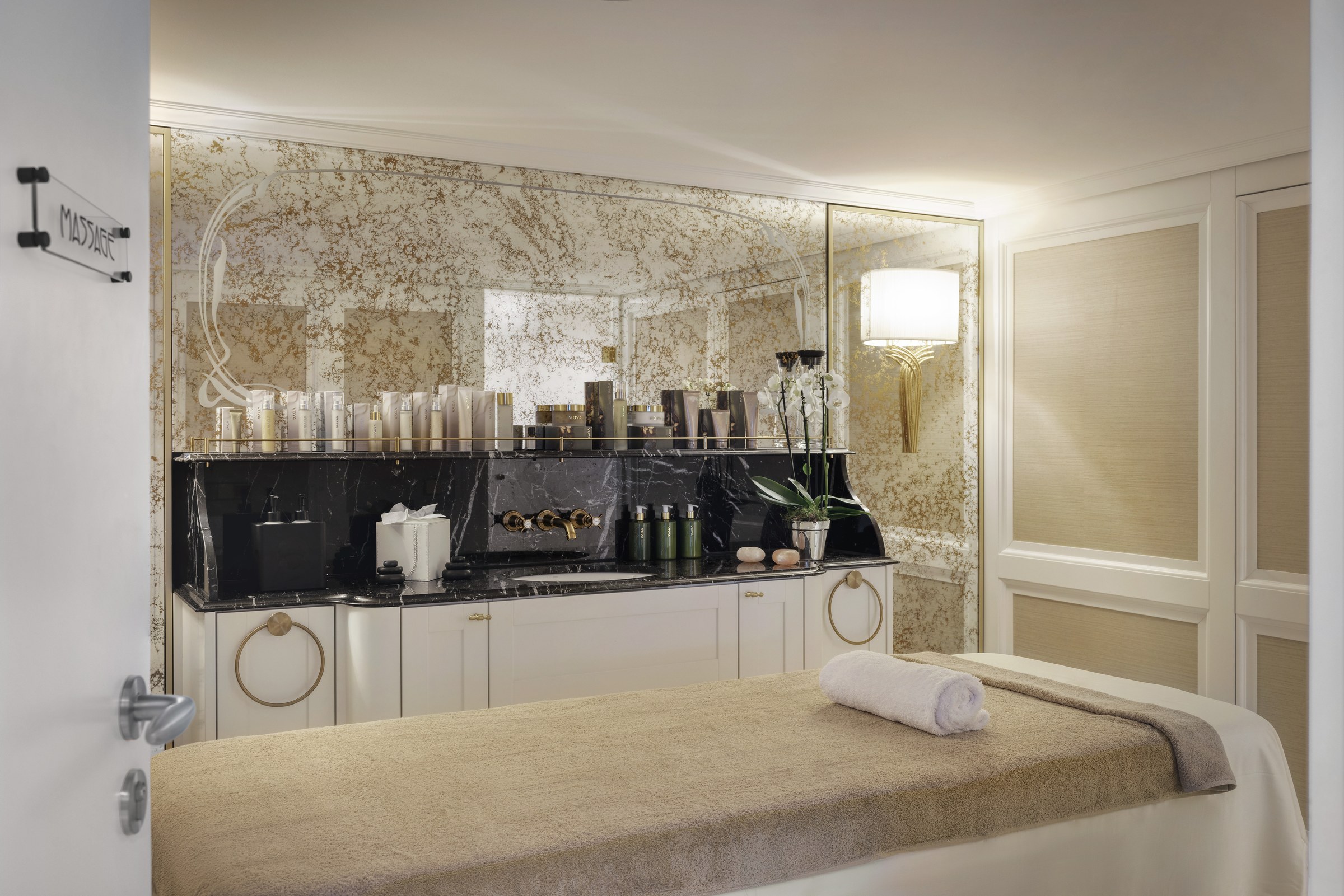 S.S. Emilie – Massage room