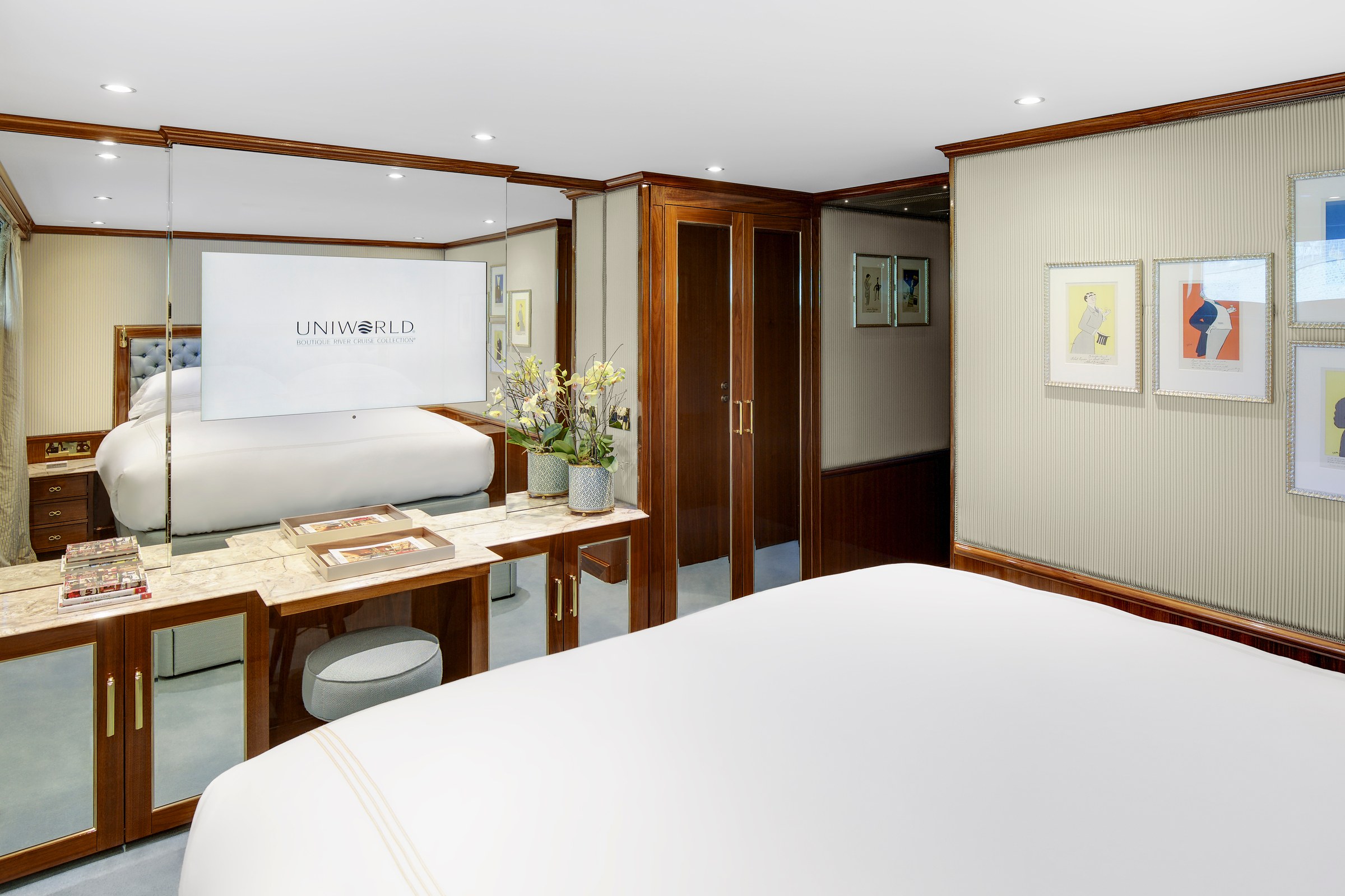 S.S. Joie de Vivre – Classic stateroom