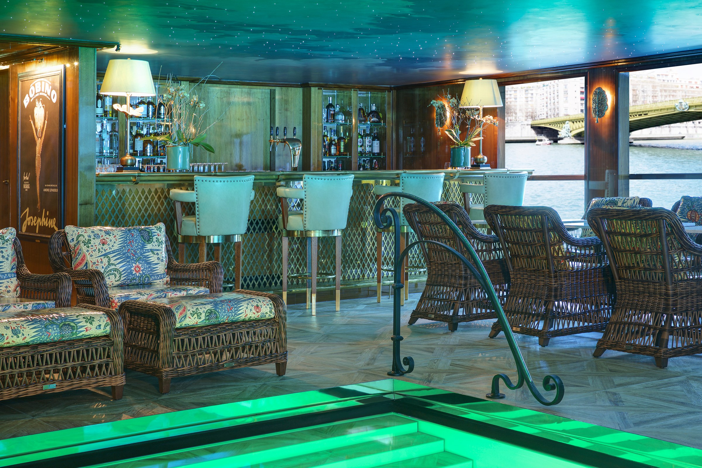 S.S. Joie de Vivre – Club L'Esprit pool
