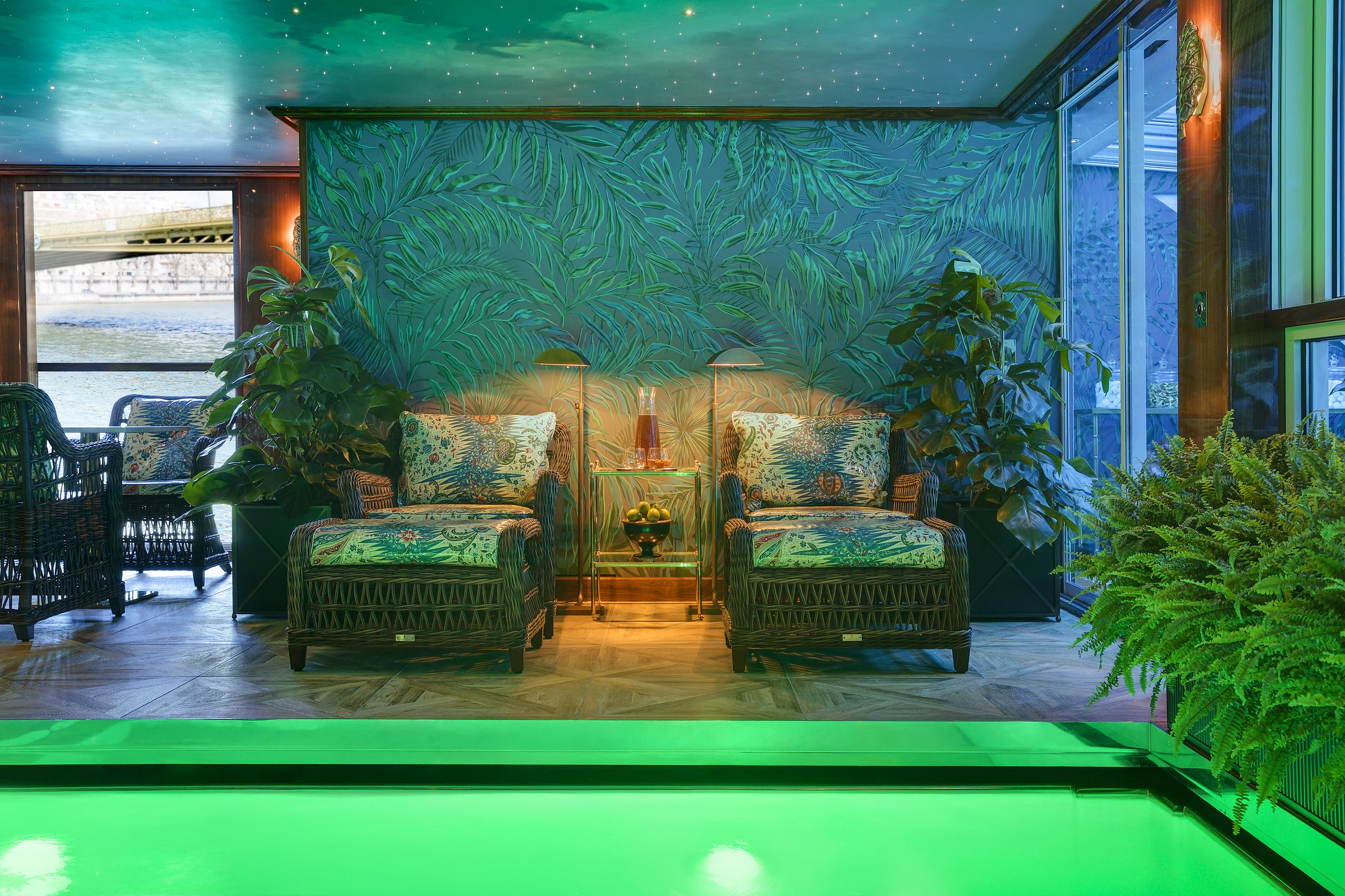 S.S. Joie de Vivre – Club L'Esprit pool