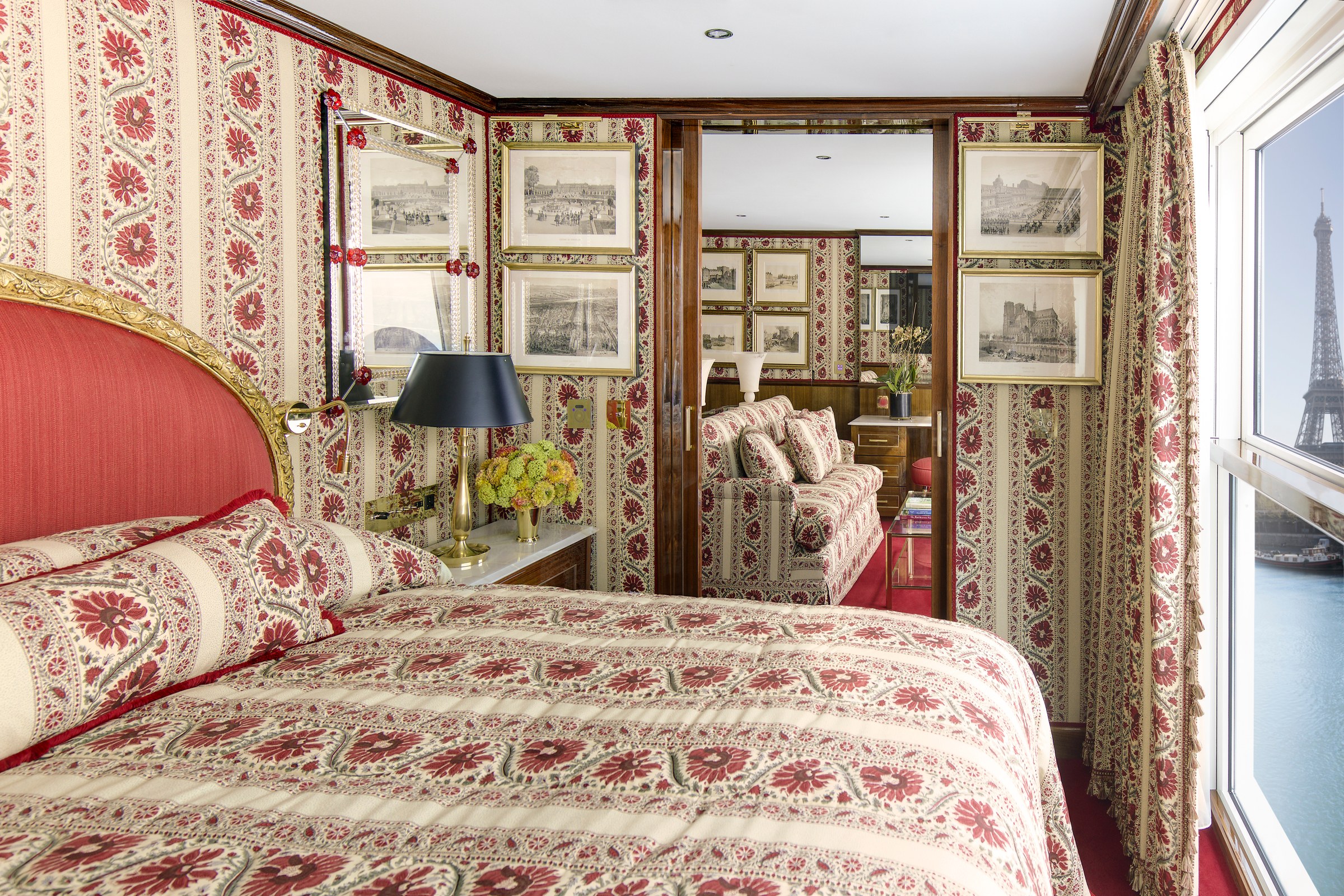 S.S. Joie de Vivre – Grand Suite bedroom