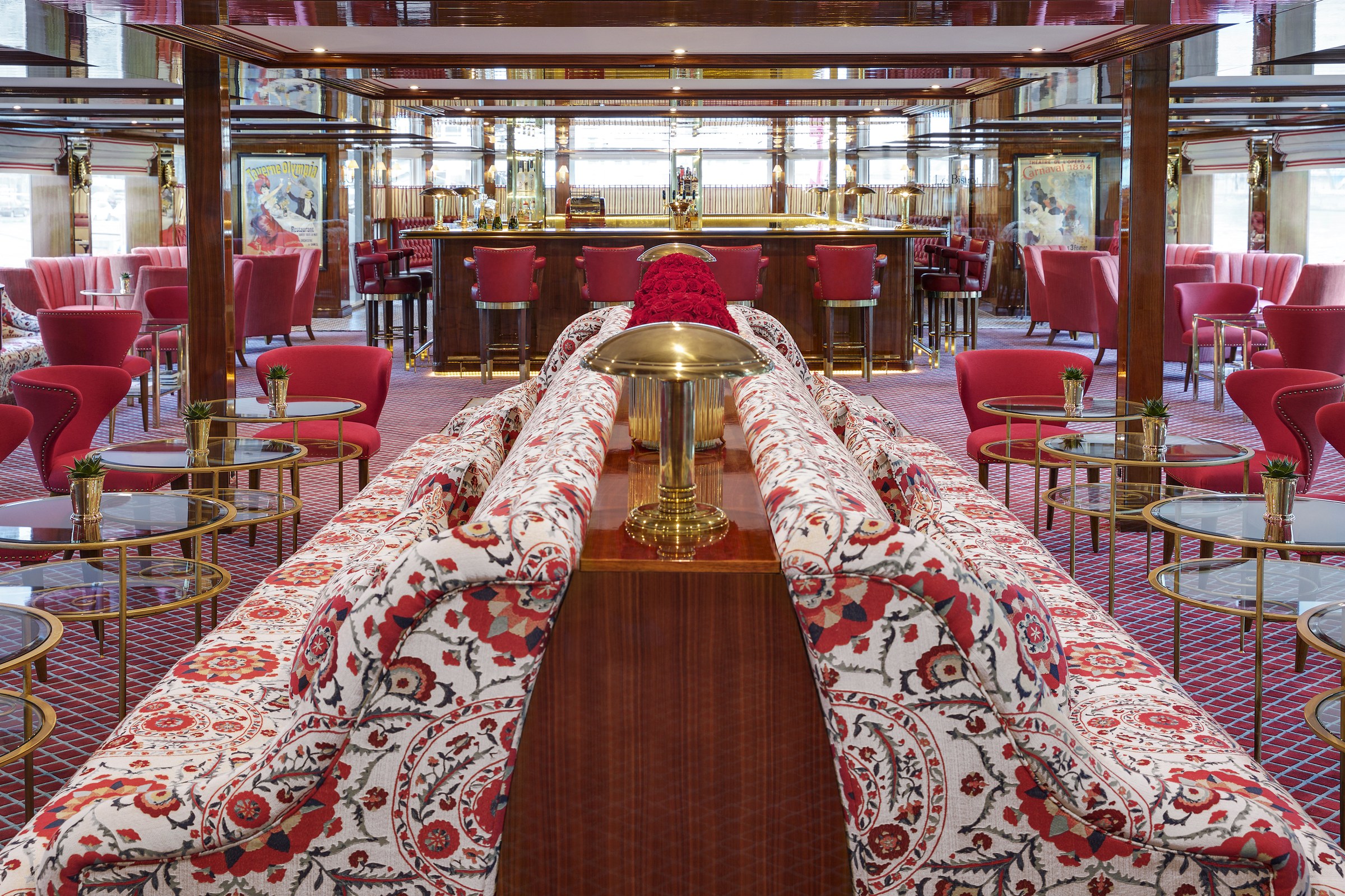 S.S. Joie de Vivre – Lounge