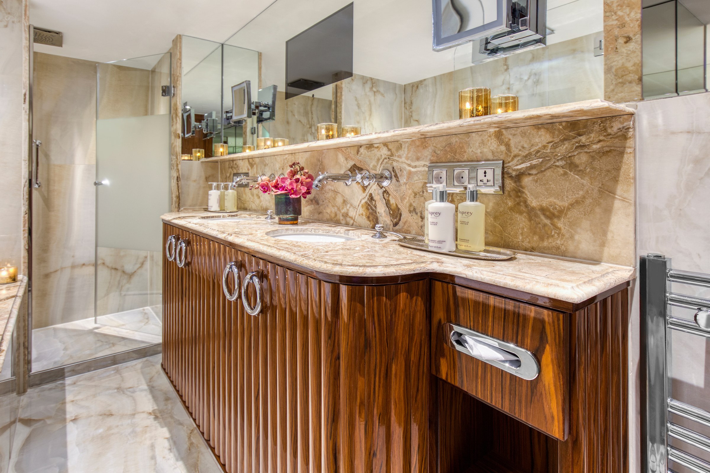 S.S. La Venezia – Suite bathroom