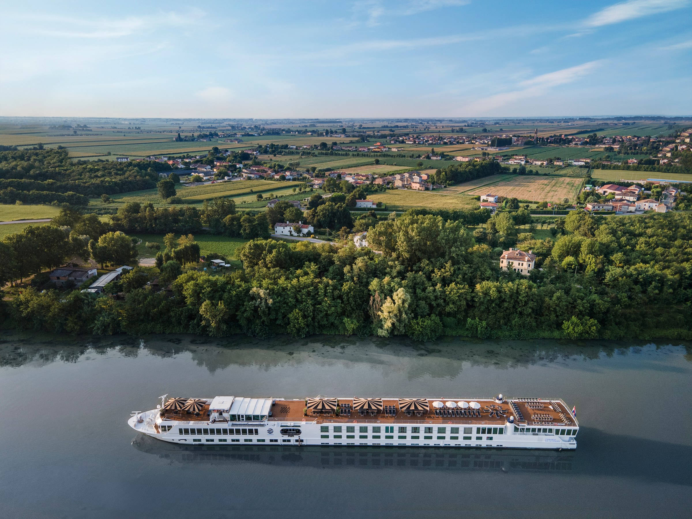 S.S. La Venezia – on the river