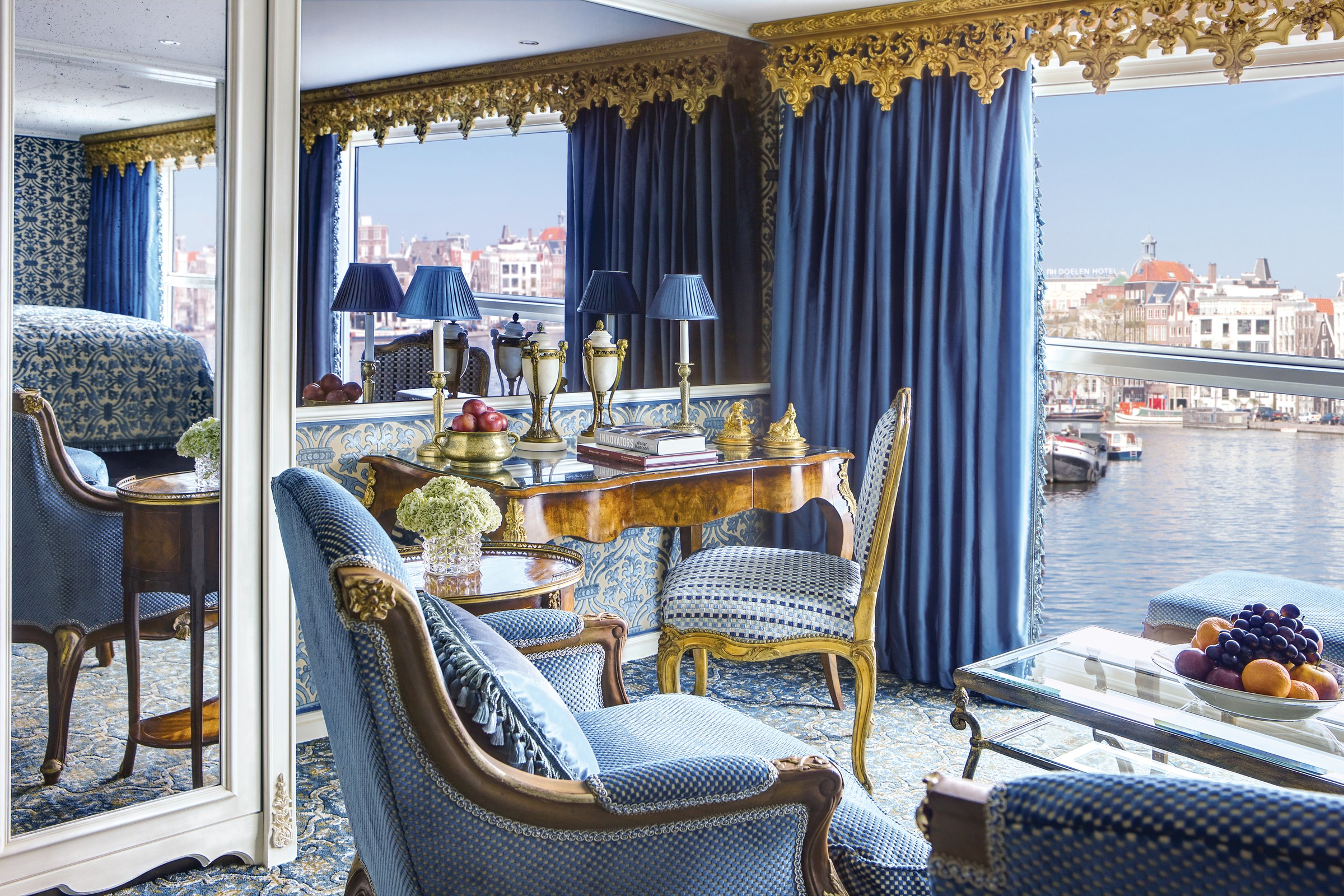 S.S. Maria Theresa – Grand Suite living room