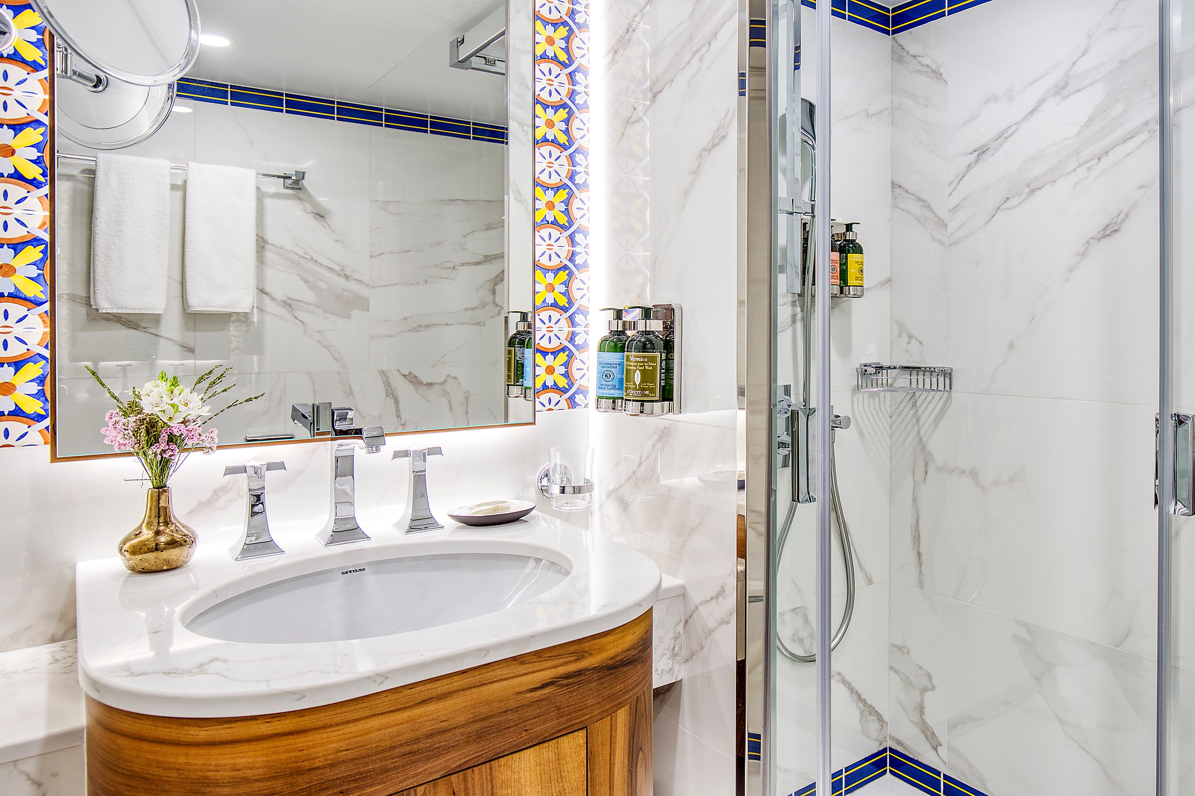 S.S. São Gabriel – stateroom bathroom