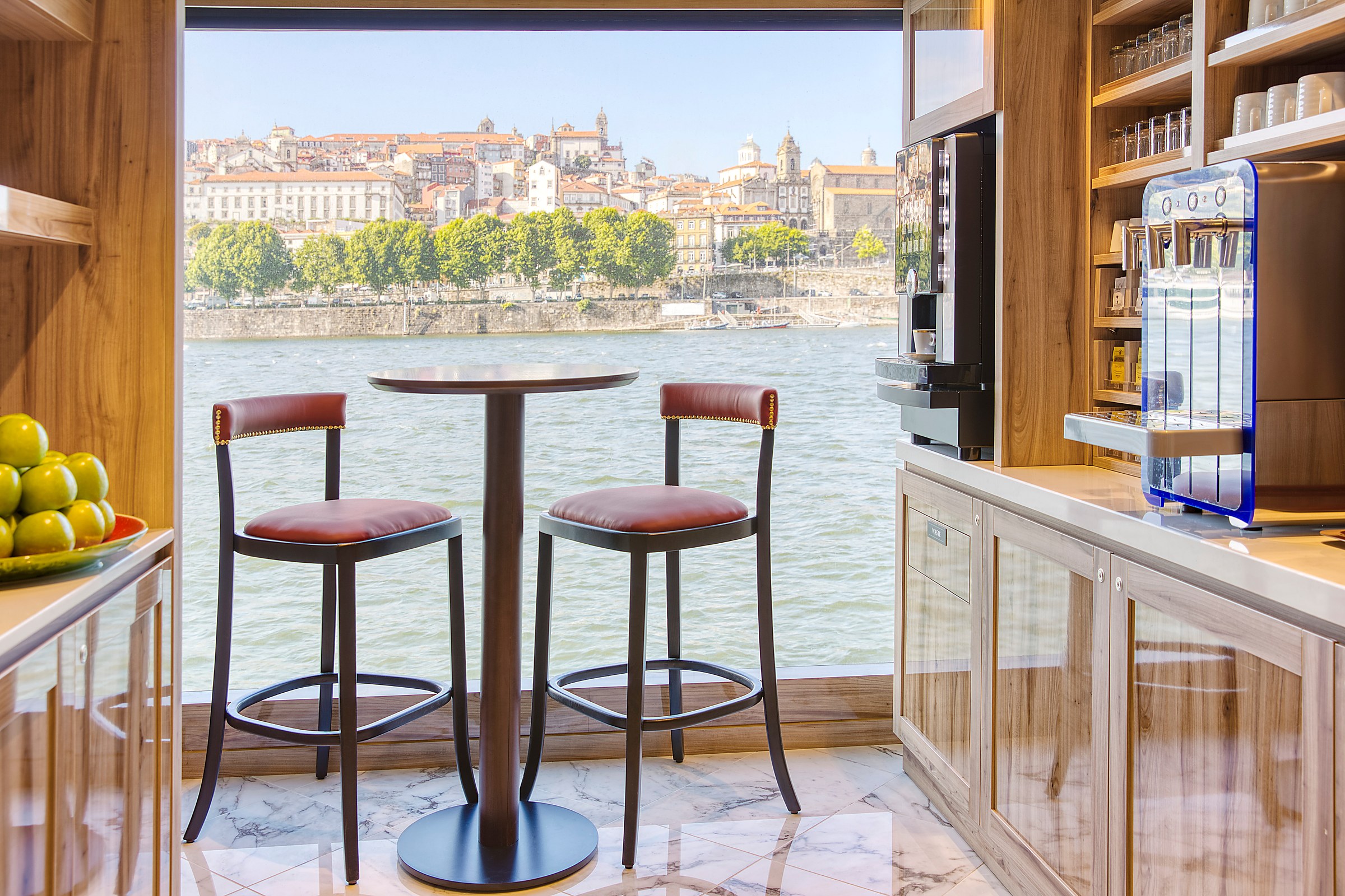 S.S. São Gabriel – Coffee station with river view