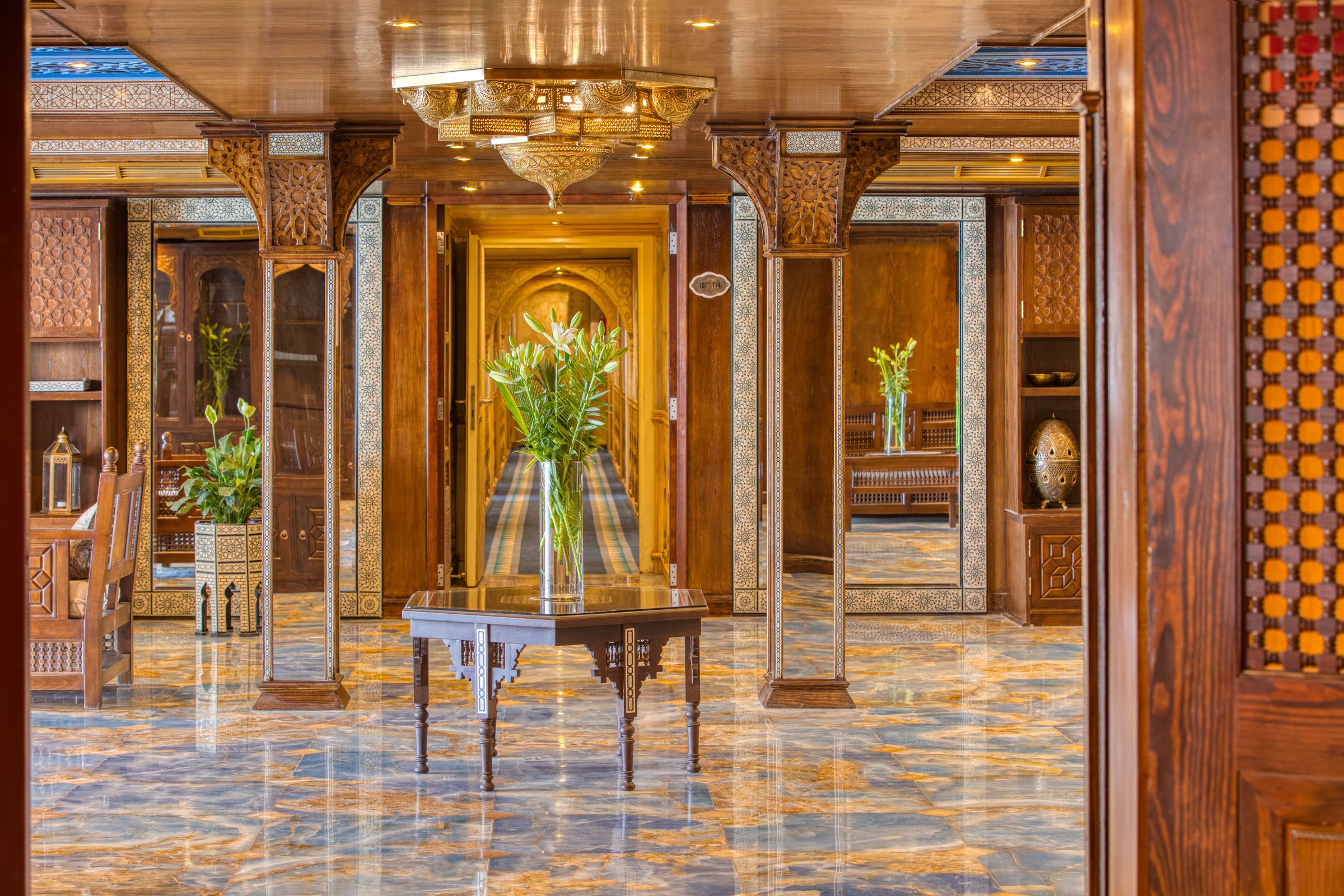 S.S. Sphinx – Lobby