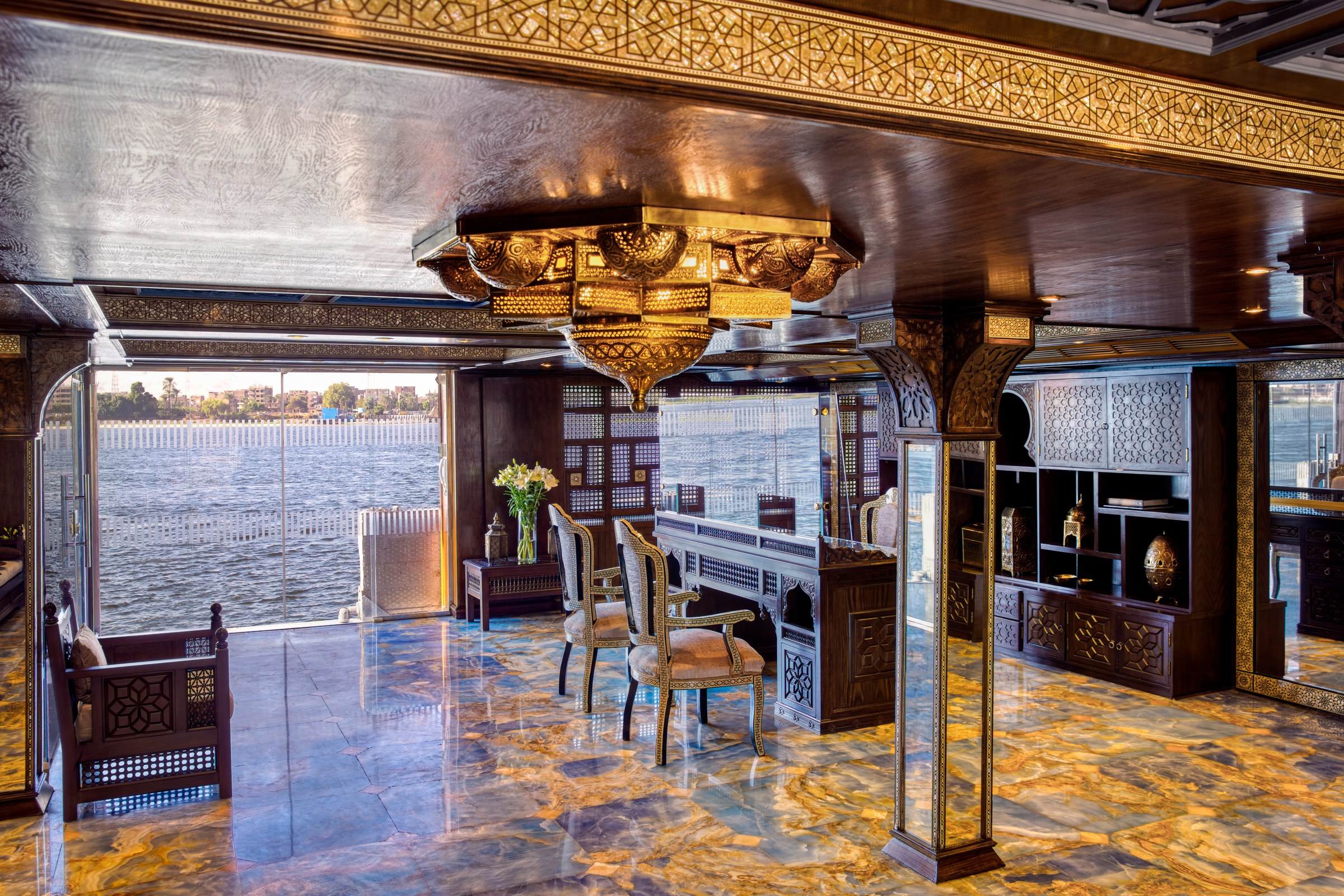 S.S. Sphinx – Lobby with river view