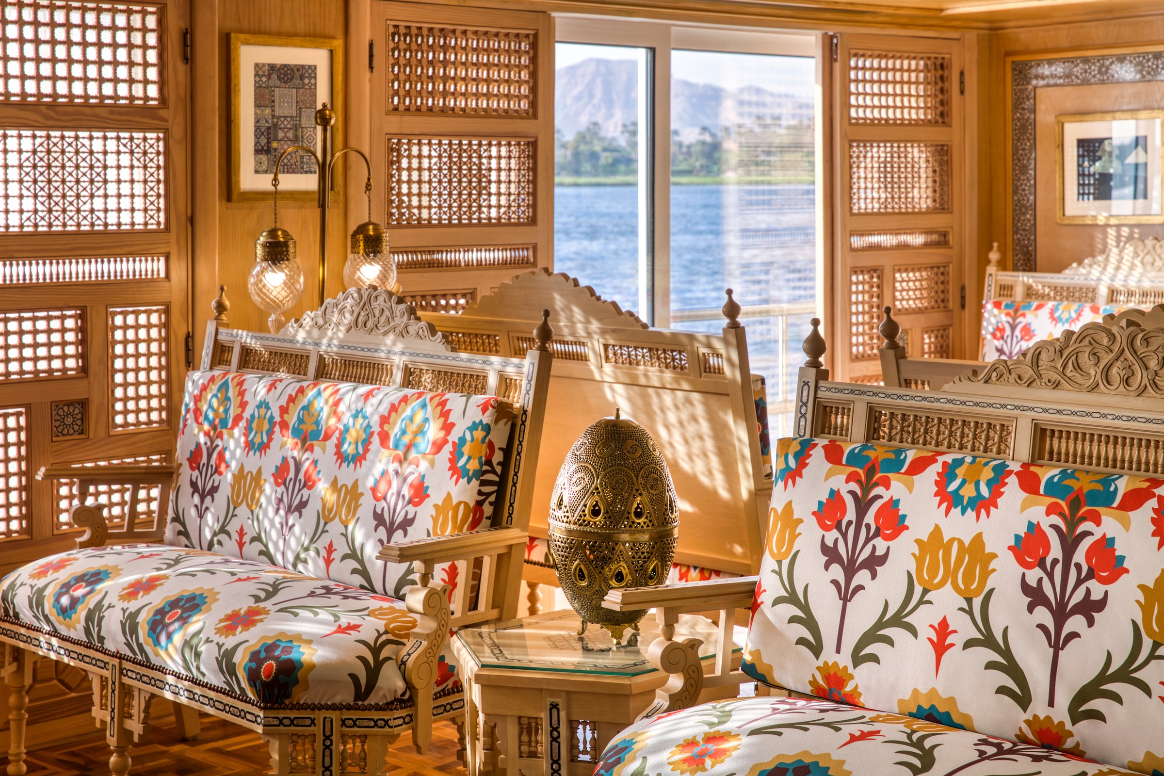 S.S. Sphinx – Lounge with Nile view