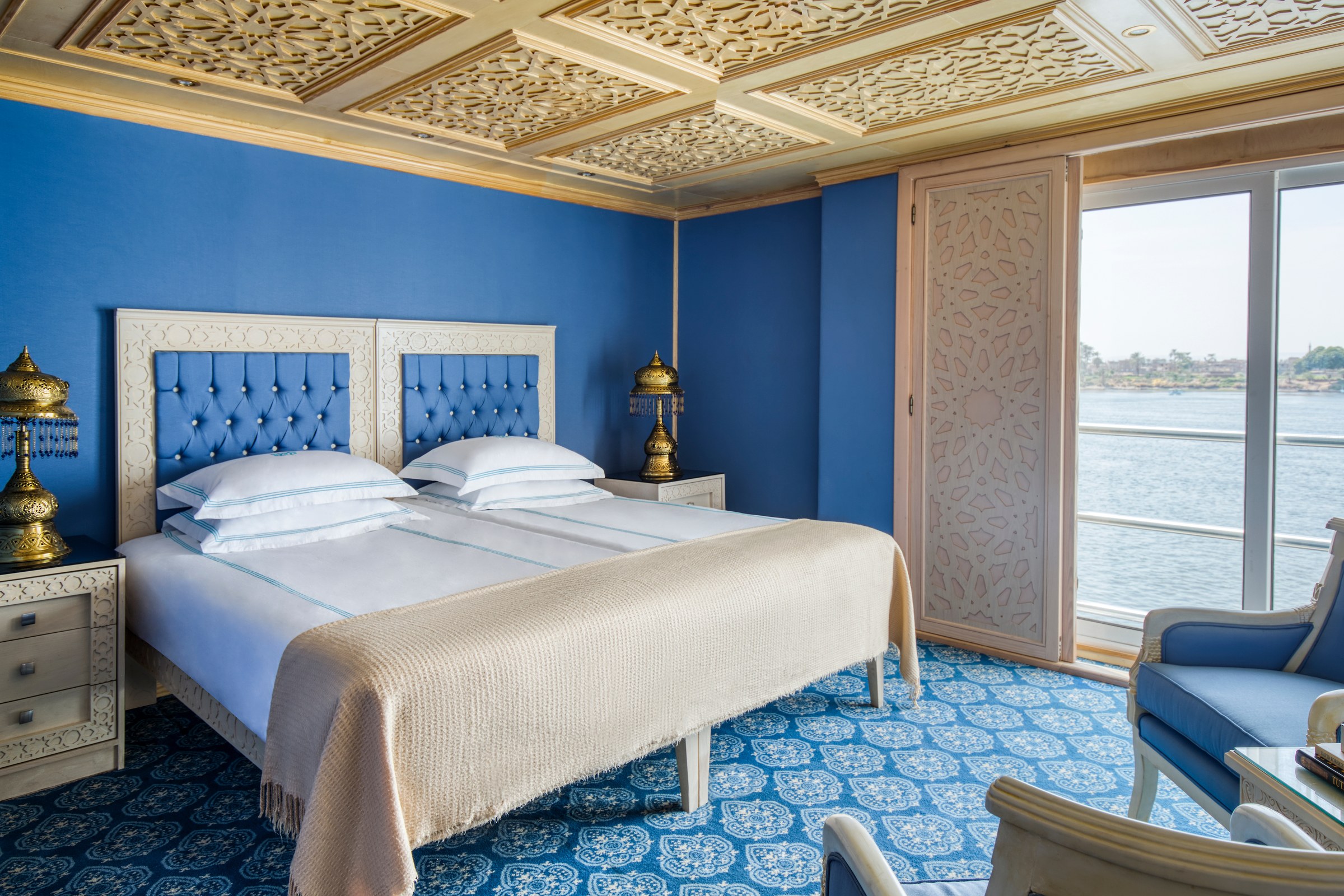 S.S. Sphinx – Suite bedroom