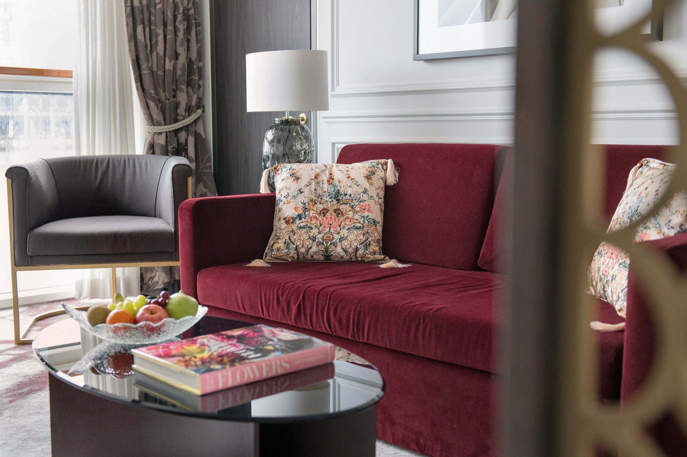 S.S. Victoria – Royal Suite living room