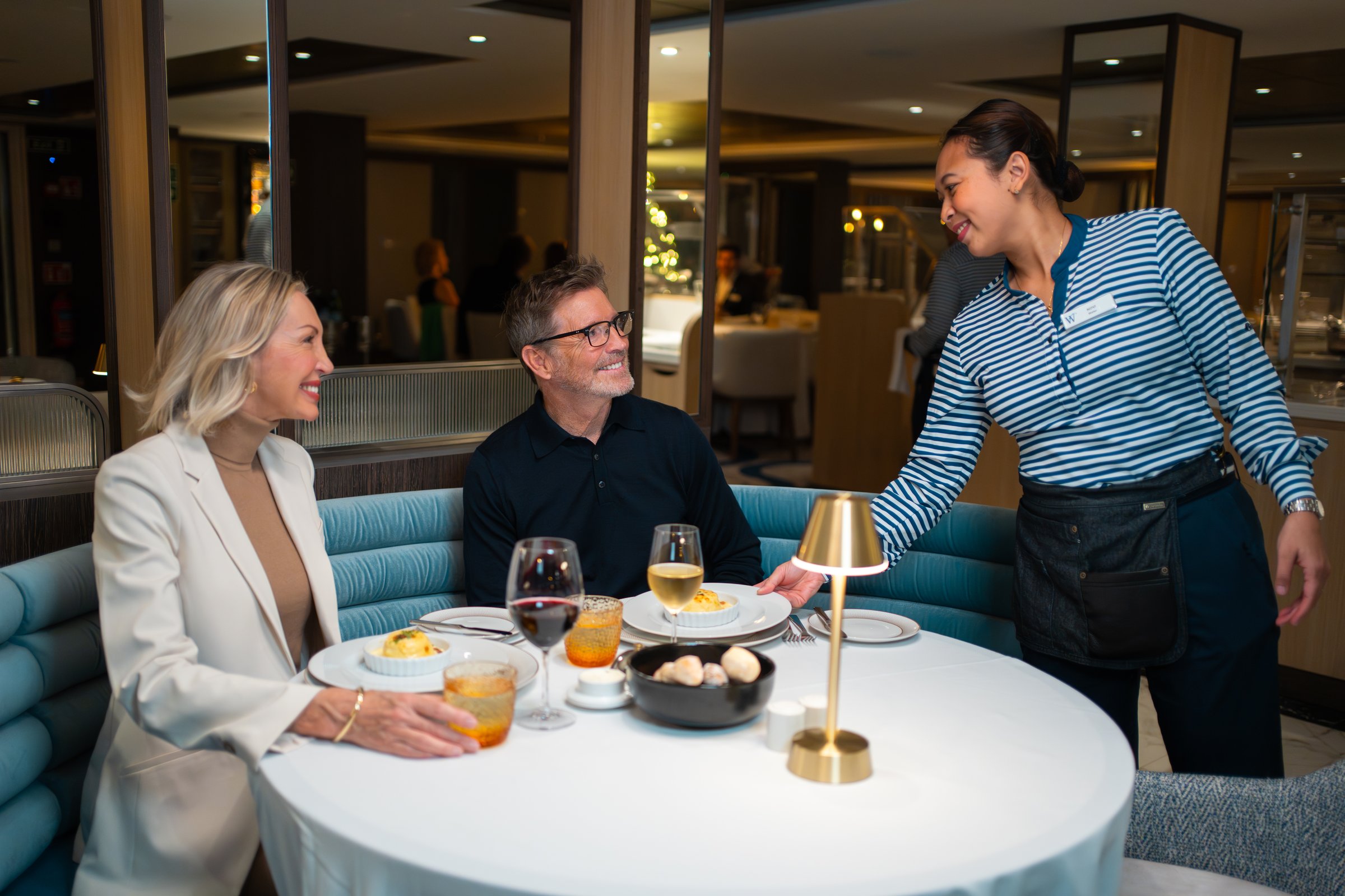 Star Seeker dining