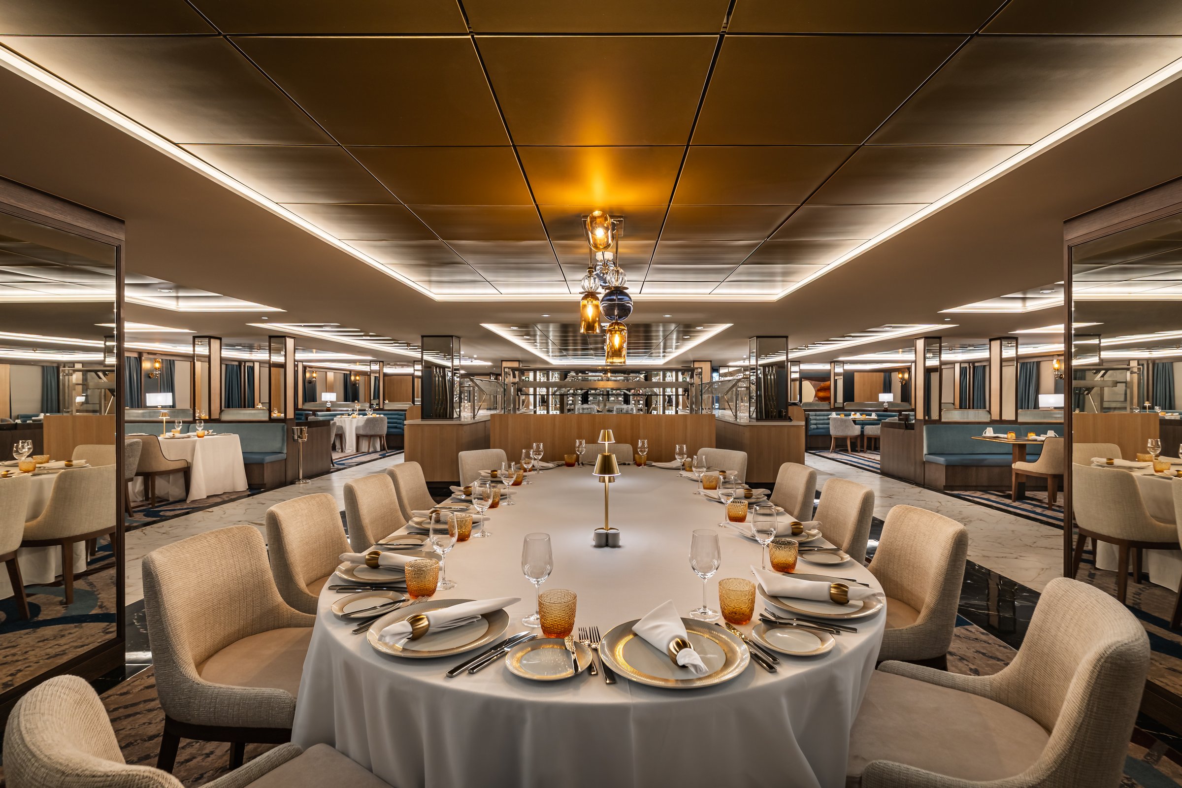 Star Seeker dining
